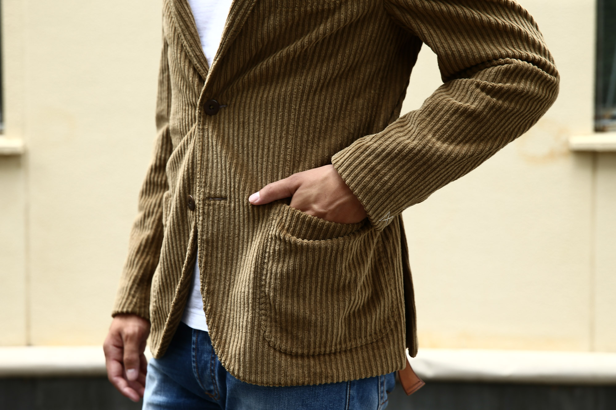 MONTEDORO (モンテドーロ) Corduroy 2B Jacket 2Bジャケット Wale Garment dyed Corduroy テーラード コーデュロイ ジャケット BEIGE (ベージュ・756) 2016 秋冬新作 のコーディネート画像。愛知　名古屋 Alto e Diritto アルト エ デリット