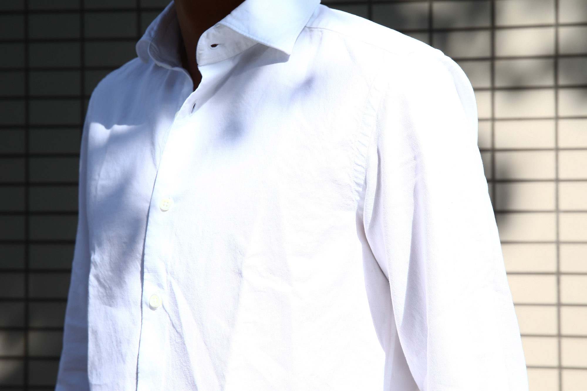 Glanshirt (グランシャツ) JWEEN G6971 OXFORD COTTON 100％ オックスフォードシャツ WHITE (ホワイト・001) MADE IN ITALY(イタリア製) 2016 秋冬新作 のコーディネート画像。 愛知 名古屋Alto e Diritto アルト エ デリット シャツ 白シャツ 36,37,38,39,40,41