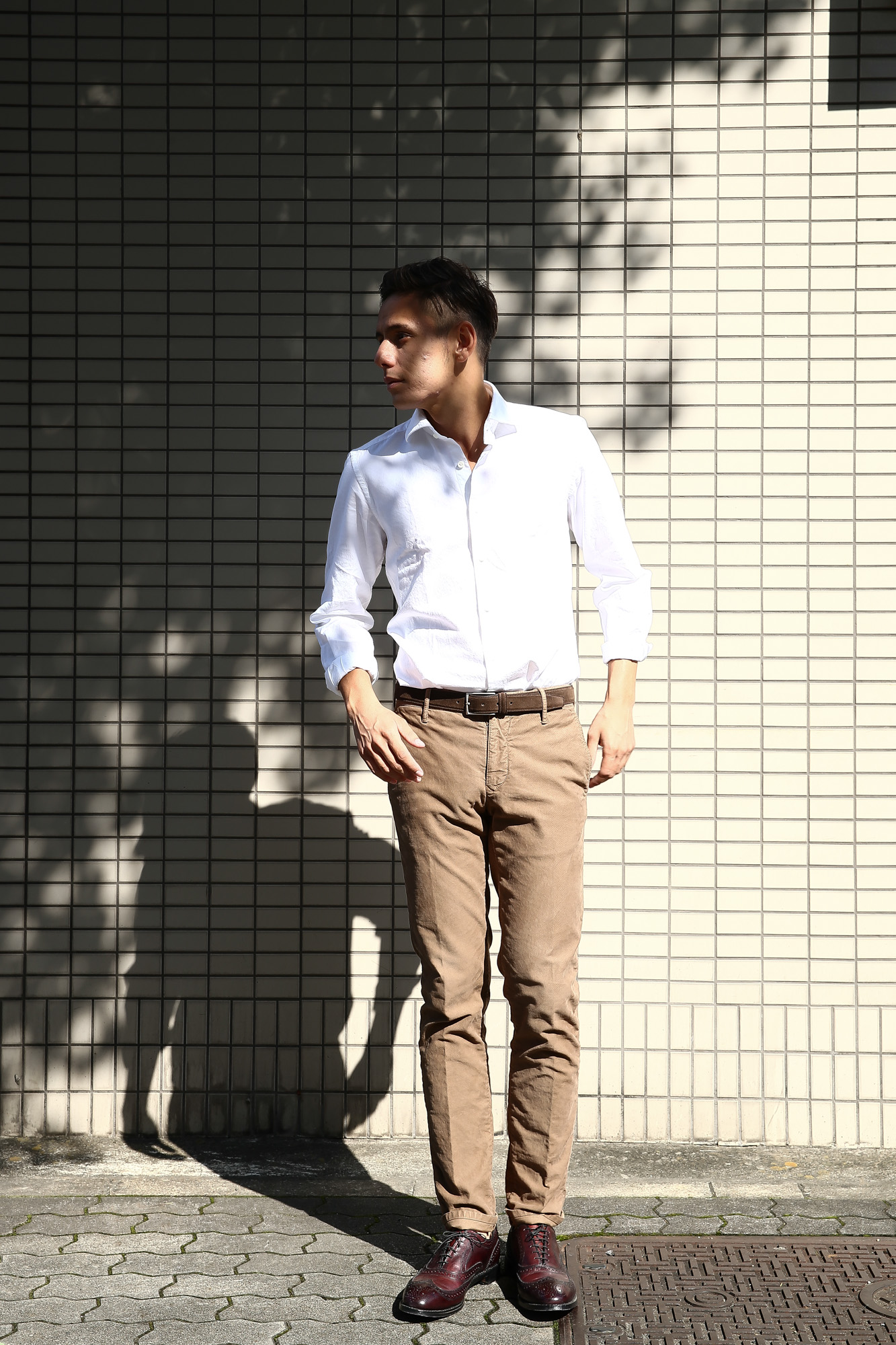 Glanshirt (グランシャツ) JWEEN G6971 OXFORD COTTON 100％ オックスフォードシャツ WHITE (ホワイト・001) MADE IN ITALY(イタリア製) 2016 秋冬新作 のコーディネート画像。 愛知 名古屋Alto e Diritto アルト エ デリット シャツ 白シャツ 36,37,38,39,40,41