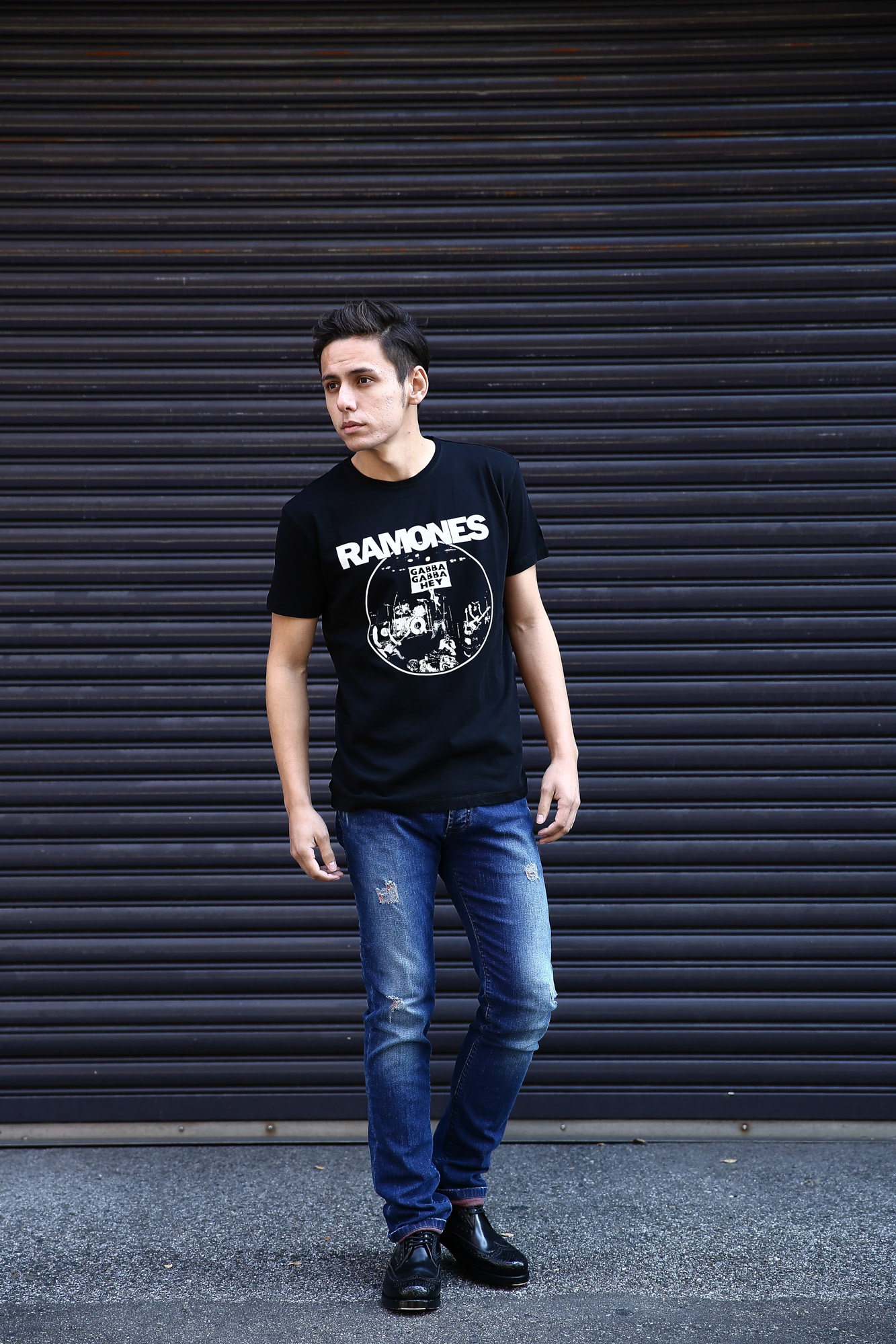 Worn By (ウォーンバイ) GABBA GABBA HEY RAMONES ガバガバヘイ ラモーンズ プリントTシャツ ロックTシャツ バンドTシャツ BLACK (ブラック)  2016 秋冬新作 XS,S,M コーディネート画像。 愛知 名古屋 Alto e Diritto アルト エ デリット バンドT ロックT プリントT ウォーンバイ ライセンスTシャツ VAN バン 名古屋