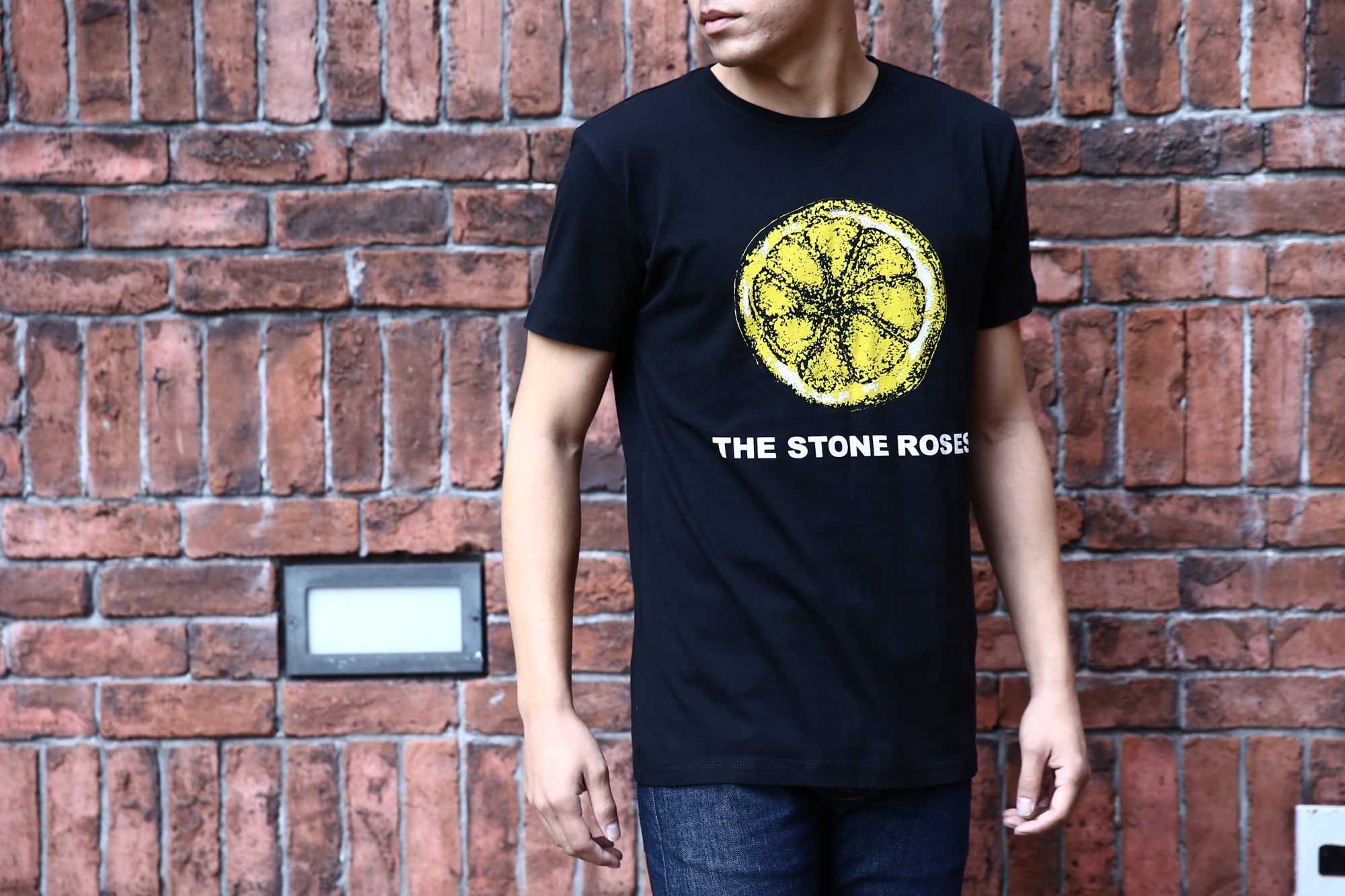 Worn By (ウォーンバイ) STONE ROSES LEMON ザ・ストーンローゼス レモン The Stone Roses ストーン・ローゼズ プリントTシャツ ロックTシャツ バンドTシャツ BLACK (ブラック)  2016 秋冬新作 XS,S,M コーディネート画像。 愛知 名古屋 Alto e Diritto アルト エ デリット バンドT ロックT プリントT ウォーンバイ ライセンスTシャツ VAN バン 名古屋