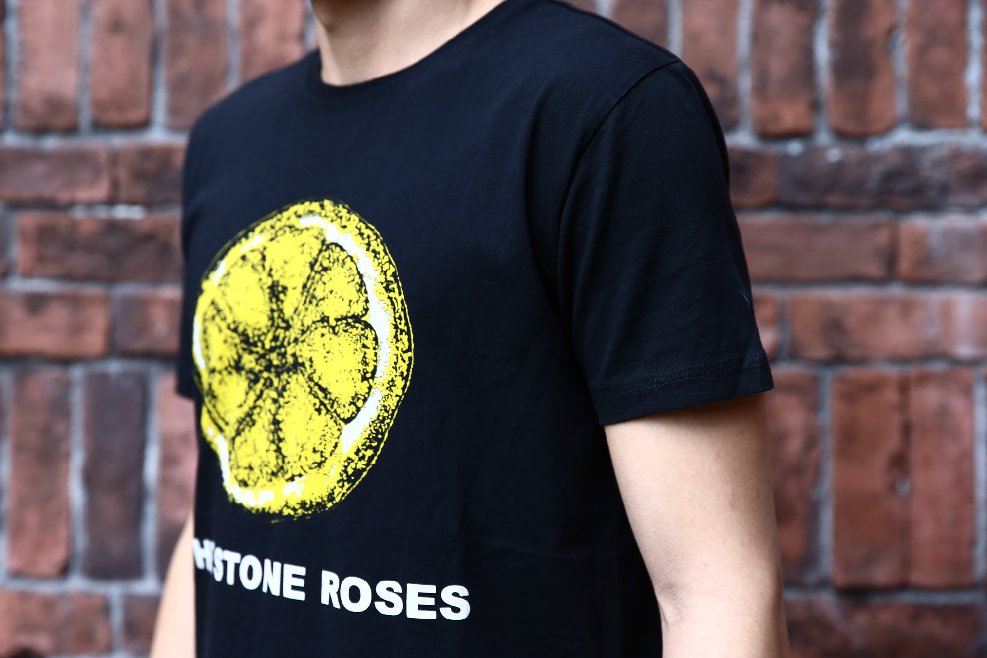 Worn By (ウォーンバイ) STONE ROSES LEMON ザ・ストーンローゼス レモン The Stone Roses ストーン・ローゼズ プリントTシャツ ロックTシャツ バンドTシャツ BLACK (ブラック)  2016 秋冬新作 XS,S,M コーディネート画像。 愛知 名古屋 Alto e Diritto アルト エ デリット バンドT ロックT プリントT ウォーンバイ ライセンスTシャツ VAN バン 名古屋