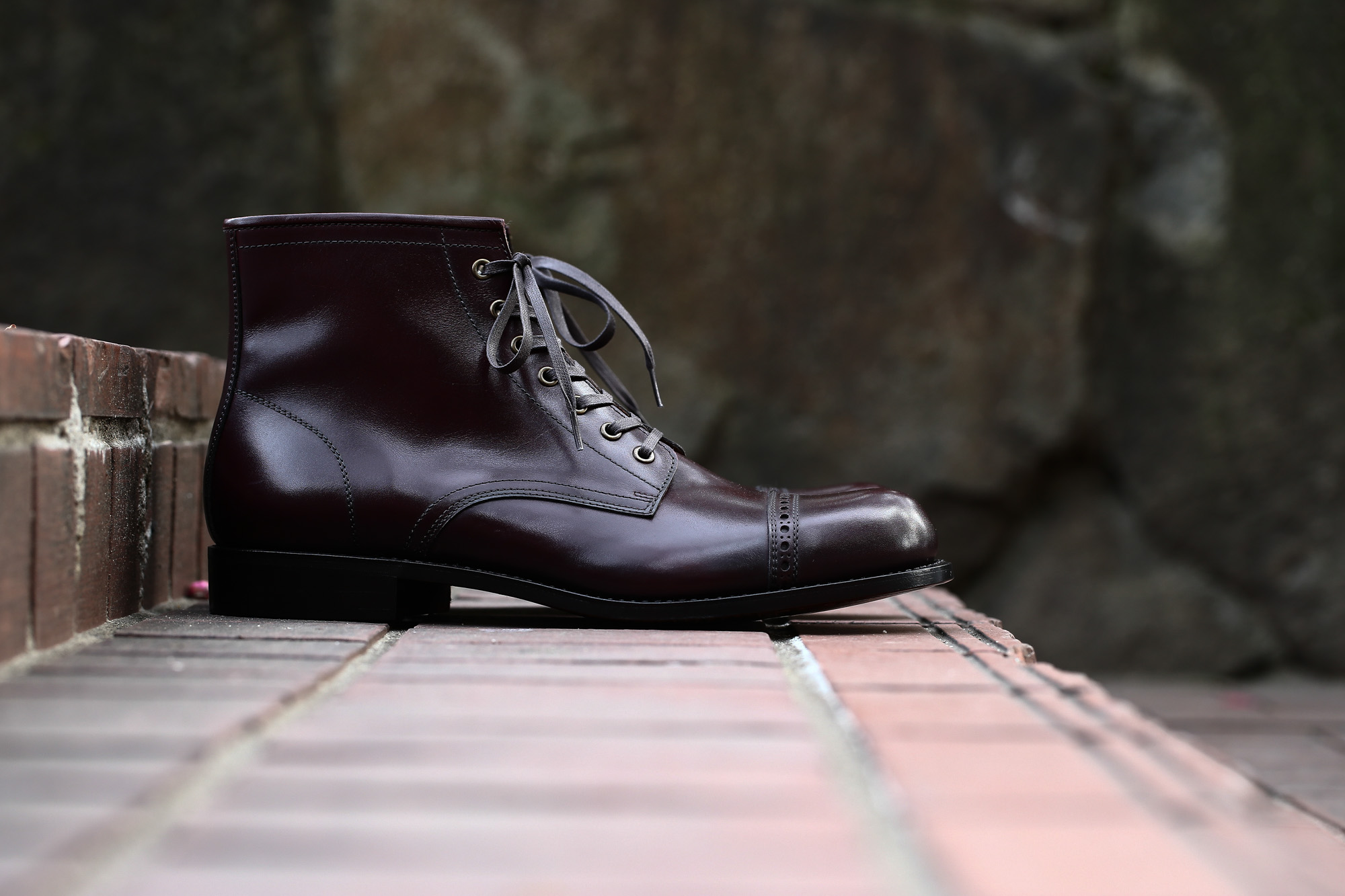 Cuervo (クエルボ) Romeo ロメオ Annonay Vocalou Calf アノネイ社 ボカルーカーフ Leather Sole レザーソール Goodyear Welt Process グッドイヤーウェルト製法 セミドレスブーツ レザーブーツ ドレスシューズ BURGUNDY (バーガンディー・WN) MADE IN JAPAN(日本製) 2017 春夏新作 Alto e Diritto アルト エ デリット 愛知 名古屋  ドレスシューズ レースアップシューズ