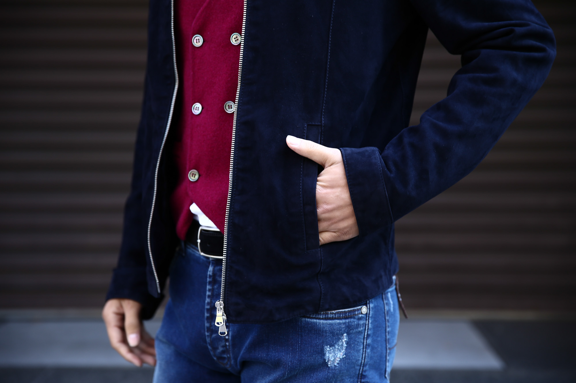 Radice  ラディーチェ 1008 Suede Leather Jacket スエードレザー Suede Lamb Nappa スエードラムナッパレザー SLIM FIT スリムフィット シングルレザージャケット NAVY (ネイビー) MADE IN ITALY(イタリア製) のコーディネートスタイル。愛知 名古屋 Alto e Diritto アルト エ デリット ラディーチェ レザージャケット 42,44,46,48,50,52,54