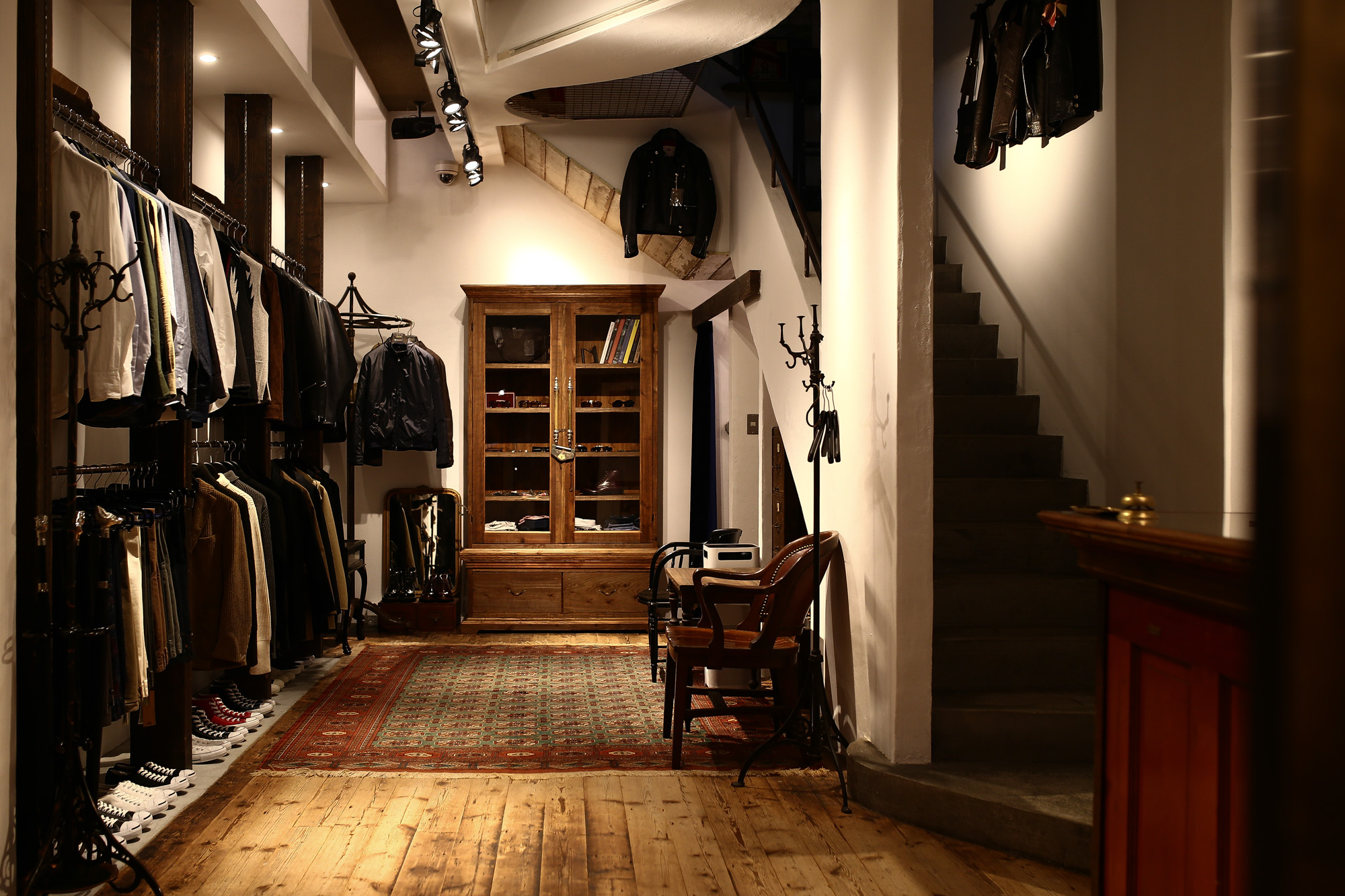 BILL WALL LEATHER ビルウォールレザー レザージャケット 洋服屋Alto e Diritto アルト エ デリット 愛知 名古屋  洋服屋 セレクトショップ アメリカ イタリア イギリス adidas / アディダス　 ALESSANDRO GHERARDI / アレッサンドロ ゲラルディ　 Allen Edmonds / アレンエドモンズ　 ANDERSEN-ANDERSEN / アンデルセン アンデルセン　 Barbour / バブアー　 BOGLIOLI / ボリオリ　 BROOKS / ブルックス　 BROOKS HERITAGE / ブルックスヘリテージ　 CAMBER / キャンバー　 CENTINELA / センチネラ　 Champion / チャンピオン　 CINQUANTA / チンクアンタ　 CONVERSE / コンバース　 CORONADO LEATHER / コロナドレザー　 Crescent Down Works / クレセントダウンワークス　 Cuervo / クエルボ　 DANNER / ダナー　 DSPTCH / ディスピッチ　 ENZO BONAFE / エンツォボナフェ　 FILSON / フィルソン　 Gitman Brothers / ギットマンブラザーズ　 Gitman Vintage / ギットマンヴィンテージ　 Glanshirt / グランシャツ　 Gloverall / グローバーオール　 GTA / ジーティーアー　 HEINRICH DINKELACKER / ハインリッヒディンケラッカー　 Horween Shell Cordovan Leather / ホーウィンシェルコードバンレザー　 INCOTEX / インコテックス　 INCOTEX SLACKS / インコテックススラックス　 INDIVIDUALIZED SHIRTS / インディビジュアライズドシャツ　 INVERALLAN / インバーアラン　 ISAIA / イザイア　 JAMES GROSE / ジェームスグロース　 JOHN SMEDLEY / ジョンスメドレー　 JULIAN BOOTS / ジュリアンブーツ　 JUTTA NEUMANN / ユッタニューマン　 J.W.BRINE / J.W.ブライン　 Kennett & Lindsell / ケネットアンドリンゼル　 Loake England / ロークイングランド　 MADE BY SEVEN -REUSE- / メイドバイセブンリユース　 Merz b. Schwanen / メルツベーシュヴァーネン　 MONTEDORO / モンテドーロ　 MOONSTAR / ムーンスター　 New Balance / ニューバランス　 NIKE / ナイキ ORTEGA'S / オルテガ　 Pantofola d'Oro / パントフォラドーロ　 Radice / ラディーチェ　 RICHARD J. BROWN / リチャード ジェイ ブラウン　 THE SANDALMAN / ザ・サンダルマン　 Sealup / シーラップ　 Settefili Cashmere / セッテフィーリカシミア　 South Paradiso Leather / サウスパラディソレザー　 VANS / バンズ　Vanson Leather / バンソンレザー　 VENETIAN CREAM / ベネチアンクリーム　 WALSH / ウォルシュ　 WHITE'S BOOTS / ホワイツブーツ　 Worn By / ウォーンバイ　 WORN FREE / ウォーンフリー　 ZANONE / ザノーネ