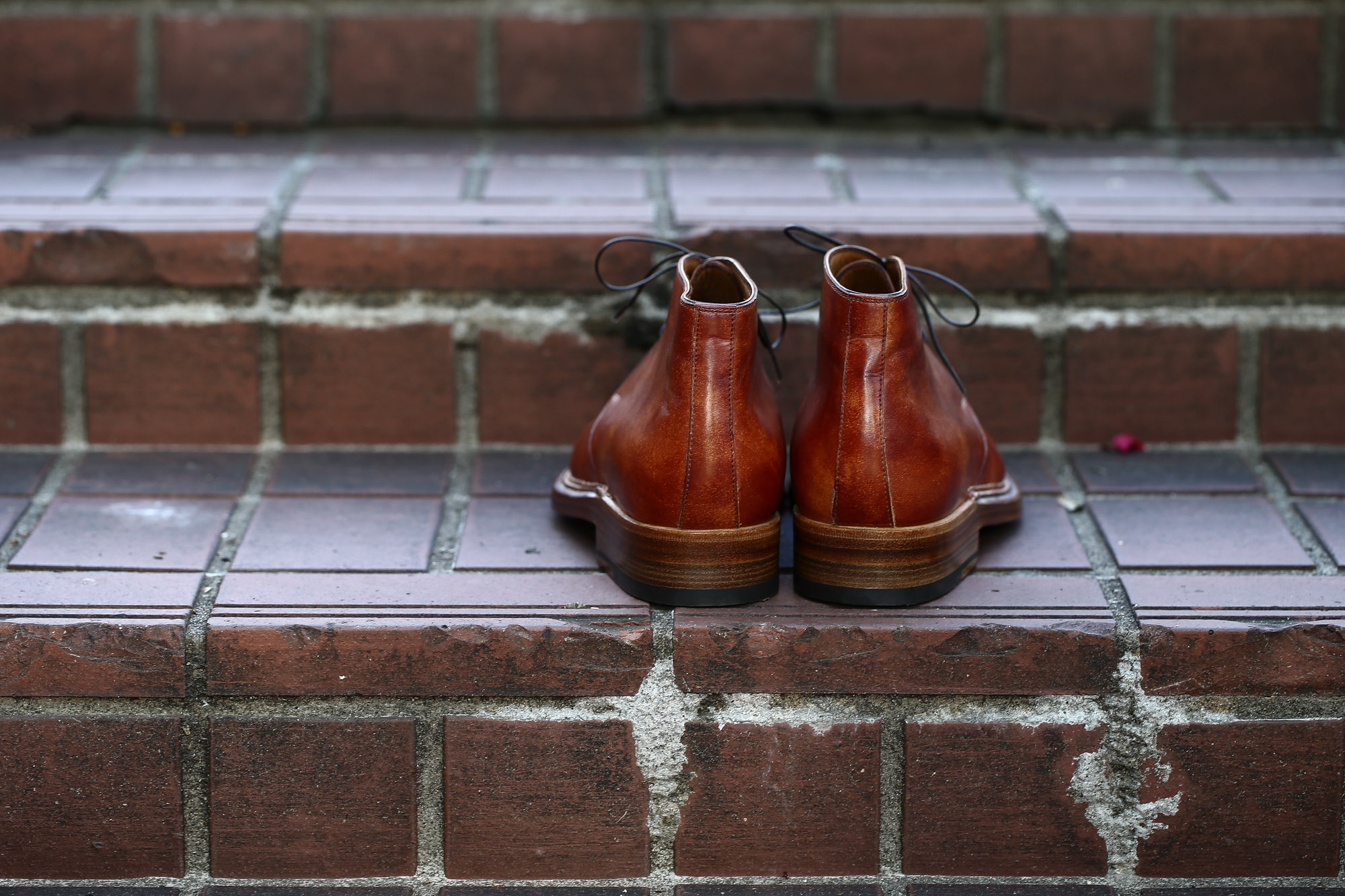 ENZO BONAFE (エンツォボナフェ) ART.3722 Chukka boots チャッカブーツ Bonaudo Museum Calf Leather ボナウド社 ミュージアムカーフレザー ノルベジェーゼ製法 レザーソール チャッカブーツ NEW GOLD (ニューゴールド) made in Italy(イタリア製) 2017 春夏新作 愛知 名古屋 Alto e Diritto アルト エ デリット エンツォボナフェ ボナフェ ベネチアンクリーム JOHN LOBB ジョンロブ CHURCH’S チャーチ JOSEPH CHEANEY ジョセフチーニー CORTHAY コルテ ALFRED SARGENT アルフレッドサージェント CROCKETT&JONES クロケットジョーンズ F.LLI GIACOMETTI フラテッリジャコメッティ ENZO BONAFE エンツォボナフェ BETTANIN&VENTURI ベッタニンヴェントゥーリ JALAN SRIWIJAYA ジャランスリウァヤ J.W.WESTON ジェイエムウエストン SANTONI サントーニ SERGIO ROSSI セルジオロッシ CARMINA カルミナ