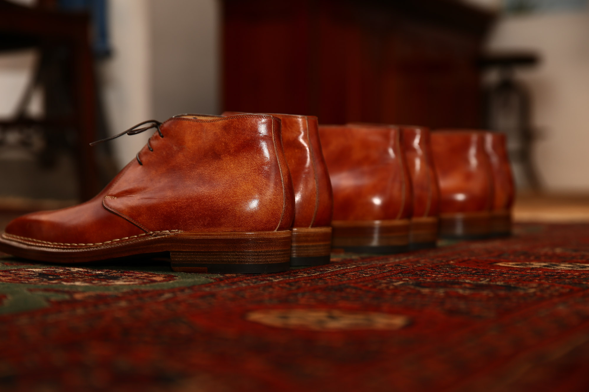 ENZO BONAFE (エンツォボナフェ) ART.3722 Chukka boots チャッカブーツ Bonaudo Museum Calf Leather ボナウド社 ミュージアムカーフレザー ノルベジェーゼ製法 レザーソール チャッカブーツ NEW GOLD (ニューゴールド) made in Italy(イタリア製) 2017 春夏新作 愛知 名古屋 Alto e Diritto アルト エ デリット エンツォボナフェ ボナフェ ベネチアンクリーム JOHN LOBB ジョンロブ CHURCH’S チャーチ JOSEPH CHEANEY ジョセフチーニー CORTHAY コルテ ALFRED SARGENT アルフレッドサージェント CROCKETT&JONES クロケットジョーンズ F.LLI GIACOMETTI フラテッリジャコメッティ ENZO BONAFE エンツォボナフェ BETTANIN&VENTURI ベッタニンヴェントゥーリ JALAN SRIWIJAYA ジャランスリウァヤ J.W.WESTON ジェイエムウエストン SANTONI サントーニ SERGIO ROSSI セルジオロッシ CARMINA カルミナ