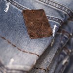 RICHARD J. BROWN (リチャード ジェイ ブラウン) TOKIO(トウキョウ) ボタンフライ ダメージ加工 テーパードシルエット ストレッチジーンズ デニムパンツ BLUE (ブルー・T41 W505) MADE IN ITALY (イタリア製) 2017 春夏新作のイメージ