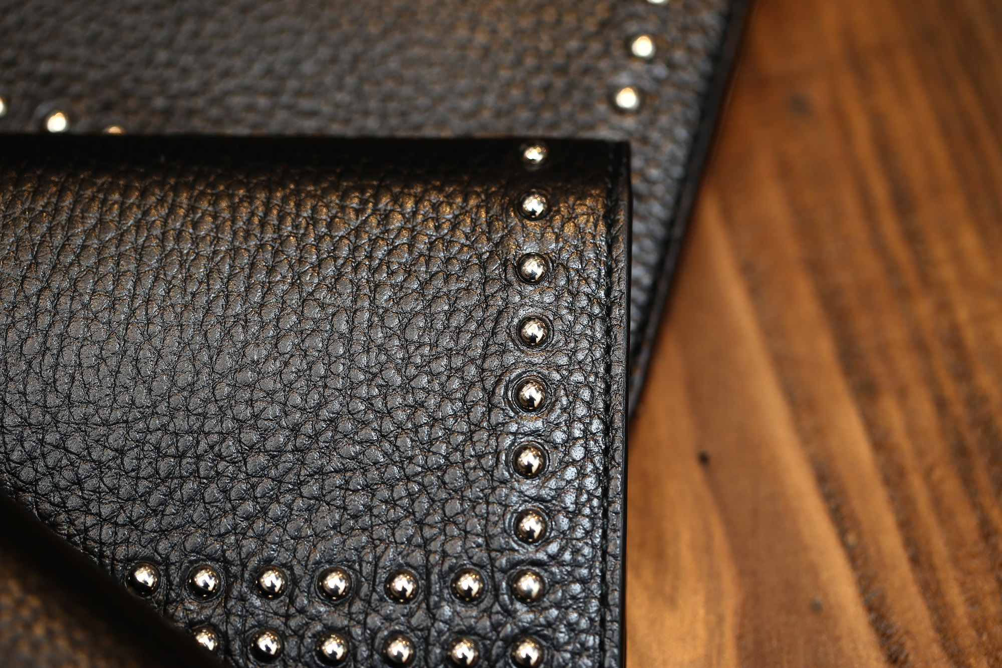 J&M DAVIDSON (ジェイアンドエムデヴィッドソン) STUDS WALLET スタッズ ウォレット 10081N GRAIN LEATHER グレインレザー 長財布 ウォレット BLACK (ブラック・999) Made in spain (スペイン製) 2017 春夏新作 JMDAVIDSON ジェイエムデヴィッドソン 財布 JETSET 愛知 名古屋 Alto e Diritto アルト エ デリット