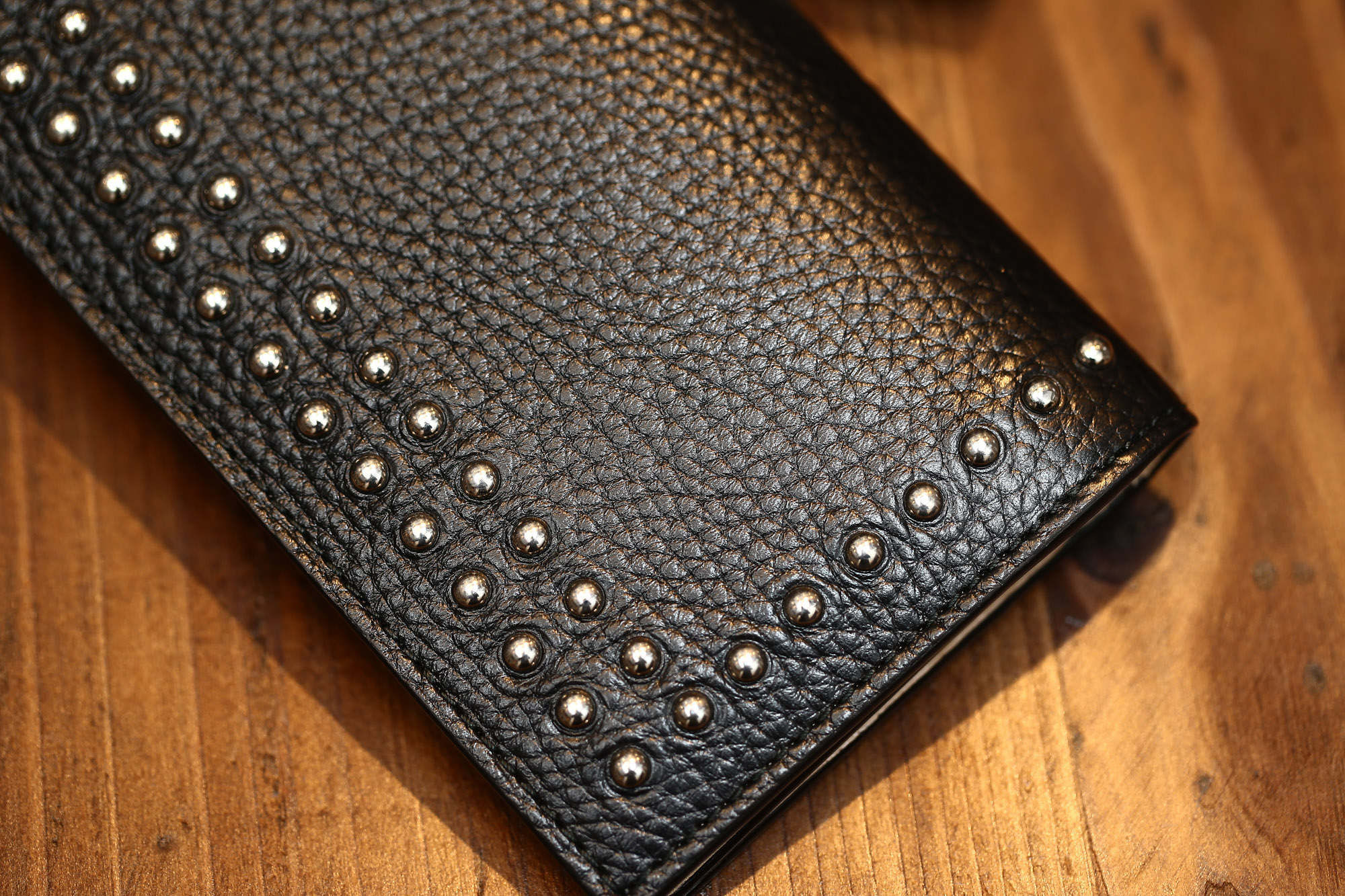 J&M DAVIDSON (ジェイアンドエムデヴィッドソン) STUDS WALLET スタッズ ウォレット 10081N GRAIN LEATHER グレインレザー 長財布 ウォレット BLACK (ブラック・999) Made in spain (スペイン製) 2017 春夏新作 JMDAVIDSON ジェイエムデヴィッドソン 財布 JETSET 愛知 名古屋 Alto e Diritto アルト エ デリット