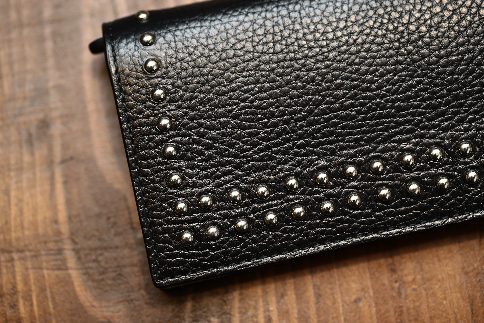 J&M DAVIDSON (ジェイアンドエムデヴィッドソン) STUDS WALLET スタッズ ウォレット 10081N GRAIN LEATHER グレインレザー 長財布 ウォレット BLACK (ブラック・999) Made in spain (スペイン製) 2017 春夏新作 JMDAVIDSON ジェイエムデヴィッドソン 財布 JETSET 愛知 名古屋 Alto e Diritto アルト エ デリット