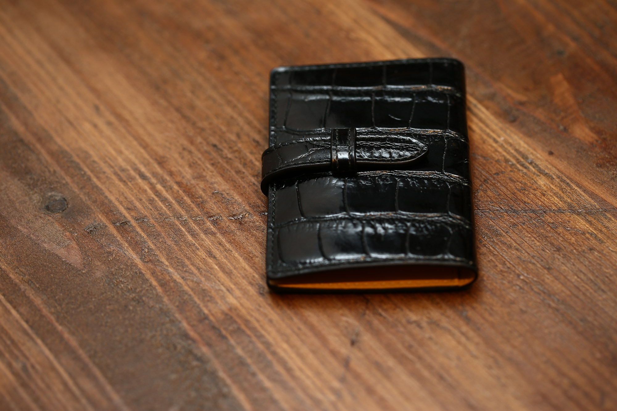 J&M DAVIDSON (ジェイアンドエムデヴィッドソン) VISIT CARD HOLDER (ヴィジット カード ホルダー) 7528 MOCK CROC (クロコダイル型押し) カードケース BLACK (ブラック・999) Made in spain (スペイン製) 2017 春夏新作 JMDAVIDSON ジェイエムデヴィッドソン 財布 カードケース JETSET 愛知 名古屋 Alto e Diritto アルト エ デリット バック カーニバル トートバック ウォレット