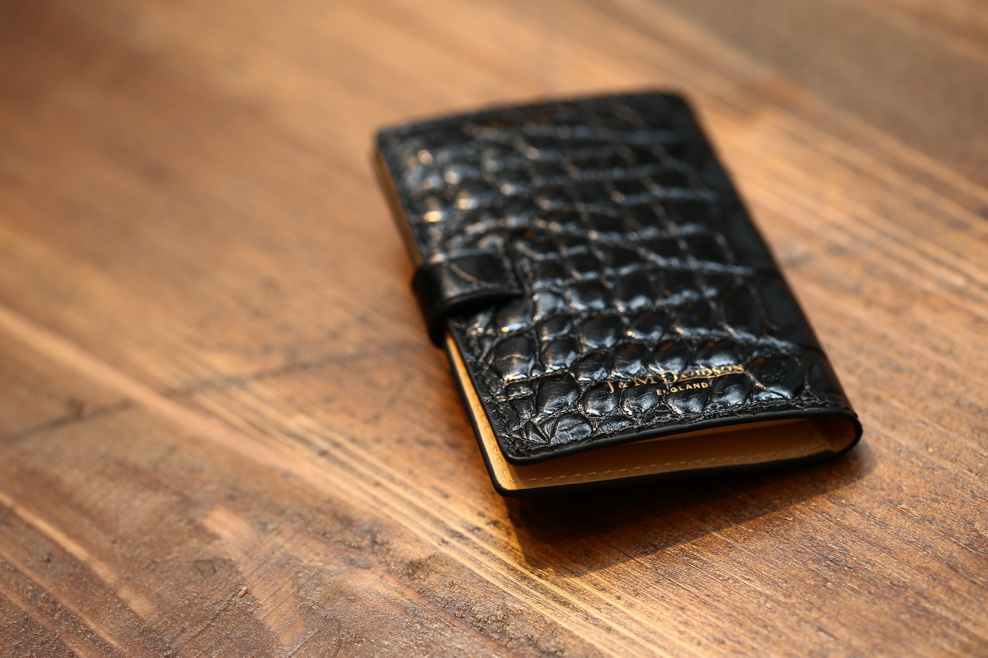 J&M DAVIDSON (ジェイアンドエムデヴィッドソン) VISIT CARD HOLDER (ヴィジット カード ホルダー) 7528 MOCK CROC (クロコダイル型押し) カードケース BLACK (ブラック・999) Made in spain (スペイン製) 2017 春夏新作 JMDAVIDSON ジェイエムデヴィッドソン 財布 カードケース JETSET 愛知 名古屋 Alto e Diritto アルト エ デリット バック カーニバル トートバック ウォレット