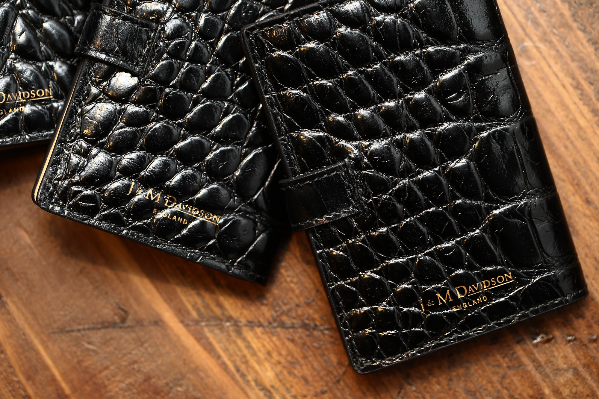 J&M DAVIDSON (ジェイアンドエムデヴィッドソン) VISIT CARD HOLDER (ヴィジット カード ホルダー) 7528 MOCK CROC (クロコダイル型押し) カードケース BLACK (ブラック・999) Made in spain (スペイン製) 2017 春夏新作 JMDAVIDSON ジェイエムデヴィッドソン 財布 カードケース JETSET 愛知 名古屋 Alto e Diritto アルト エ デリット バック カーニバル トートバック ウォレット