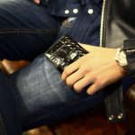 J&M DAVIDSON (ジェイアンドエムデヴィッドソン) VISIT CARD HOLDER ヴィジット カード ホルダー 7528 MOCK CROC クロコダイル型押し カードケース BLACK (ブラック・999) Made in spain (スペイン製) 2017 春夏新作のイメージ