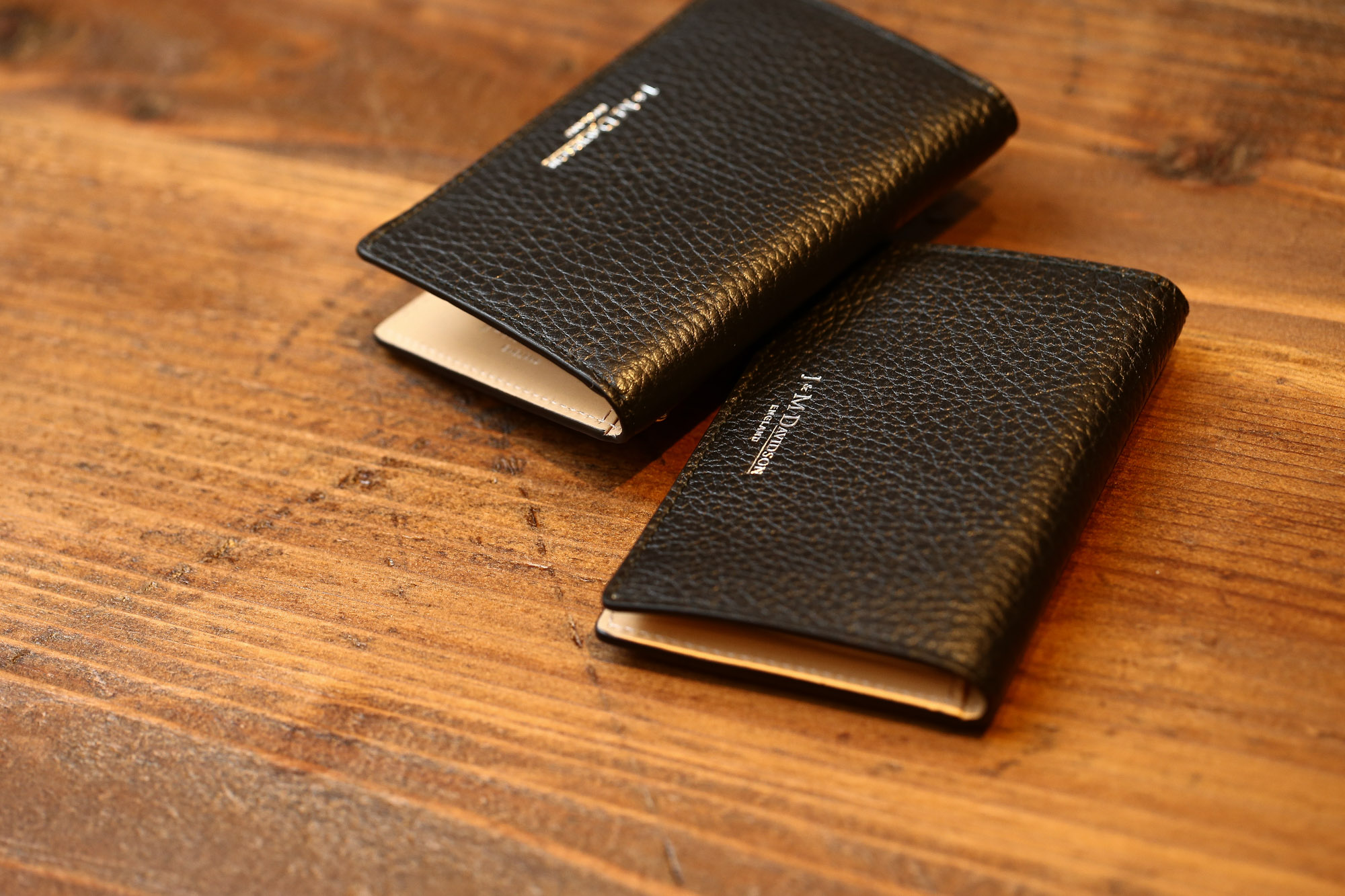 J&M DAVIDSON (ジェイアンドエムデヴィッドソン) VISIT CARD HOLDER WITH STUDS (ヴィジット カード ホルダー ウィズ スタッズ) 10082N GRAIN LEATHER (グレインレザー) カードケース BLACK (ブラック・999) Made in spain (スペイン製) 2017 春夏新作 JMDAVIDSON ジェイエムデヴィッドソン 財布 カードケース JETSET 愛知 名古屋 Alto e Diritto アルト エ デリット