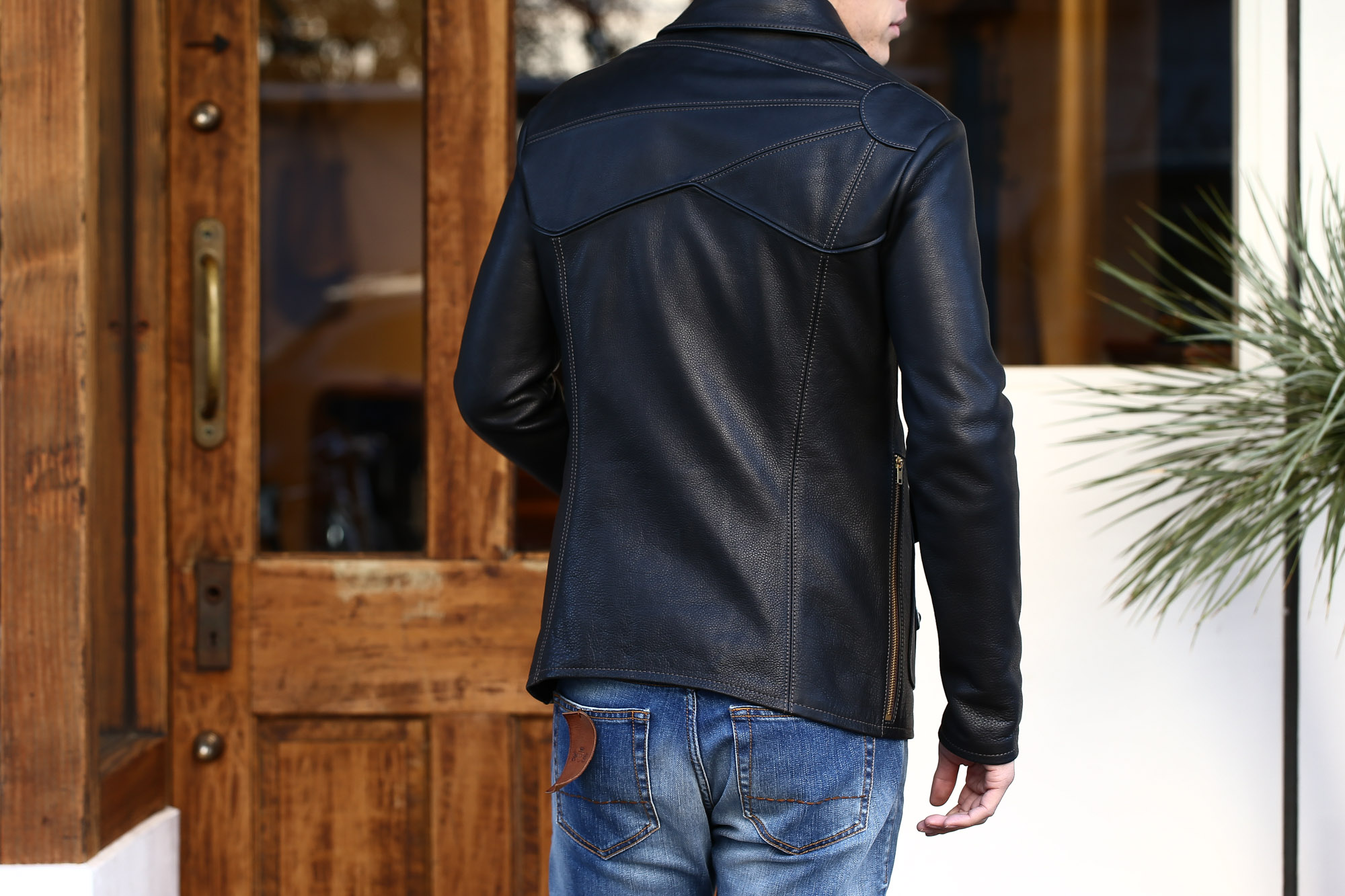  South Paradiso Leather (サウスパラディソレザー) East West イーストウエスト SMOKE スモーク Cow Hide Leather Black カウハイドレザー レザージャケット BLACK (ブラック) MADE IN USA (アメリカ製) のコーディネート。愛知 名古屋 Alto e Diritto アルト エ デリット サウスパラディソ イーストウエスト パラディソ PARADISO ヴィンテージ レザージャケット  36,38,40,42,44