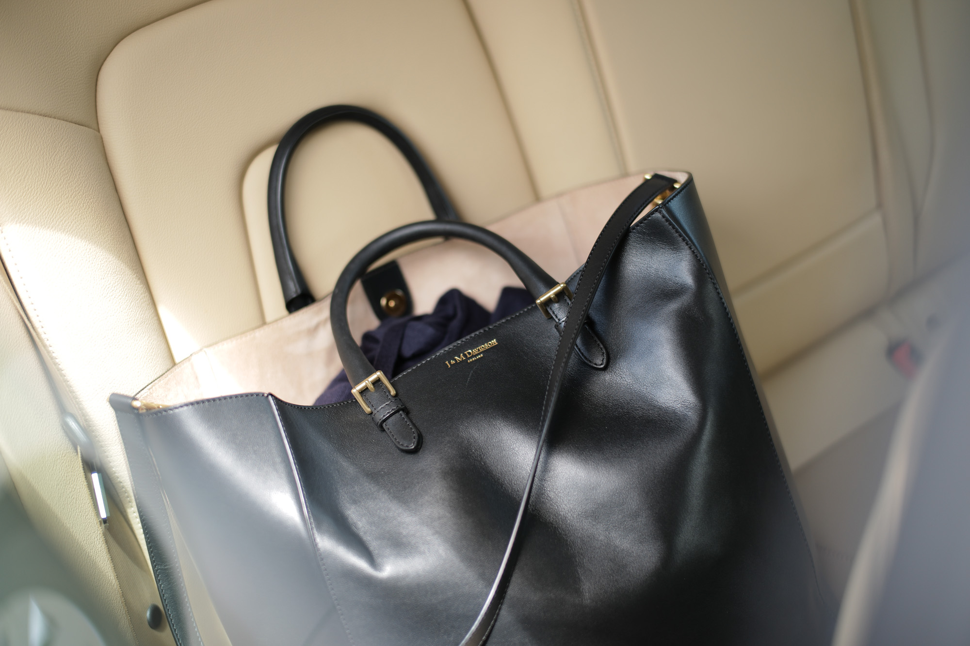 J&M DAVIDSON(ジェイアンドエムデヴィッドソン) OLIVIA TALL(オリヴィア トール) 1364 CALF LEATHER 1364 カーフレザー レザーバック レザートートバッグ BLACK (ブラック・999) Made in spain (スペイン製) 2Months(2か月)使用 My Bag 愛知 名古屋 Alto e Diritto アルト エ デリット jmdavidson ジェイエムデヴィッドソン oliviatall オリヴィアトール