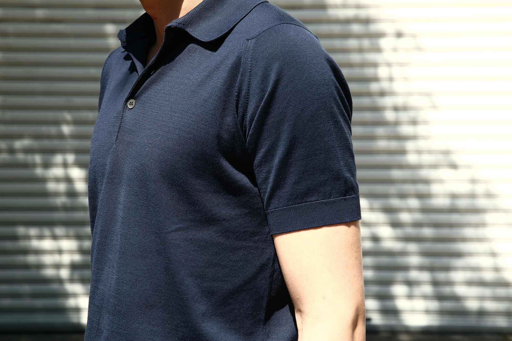 JOHN SMEDLEY (ジョンスメドレー) S3798 Polo Shirt SEA ISLAND COTTON (シーアイランドコットン) ポロシャツ NAVY (ネイビー)  Made in England (イギリス製) 2017 春夏新作 のコーディネートスタイル。愛知 名古屋 Alto e Diritto アルト エ デリット johnsmedley poloshirts ポロシャツ シーアイランド ジョンスメ スメドレー