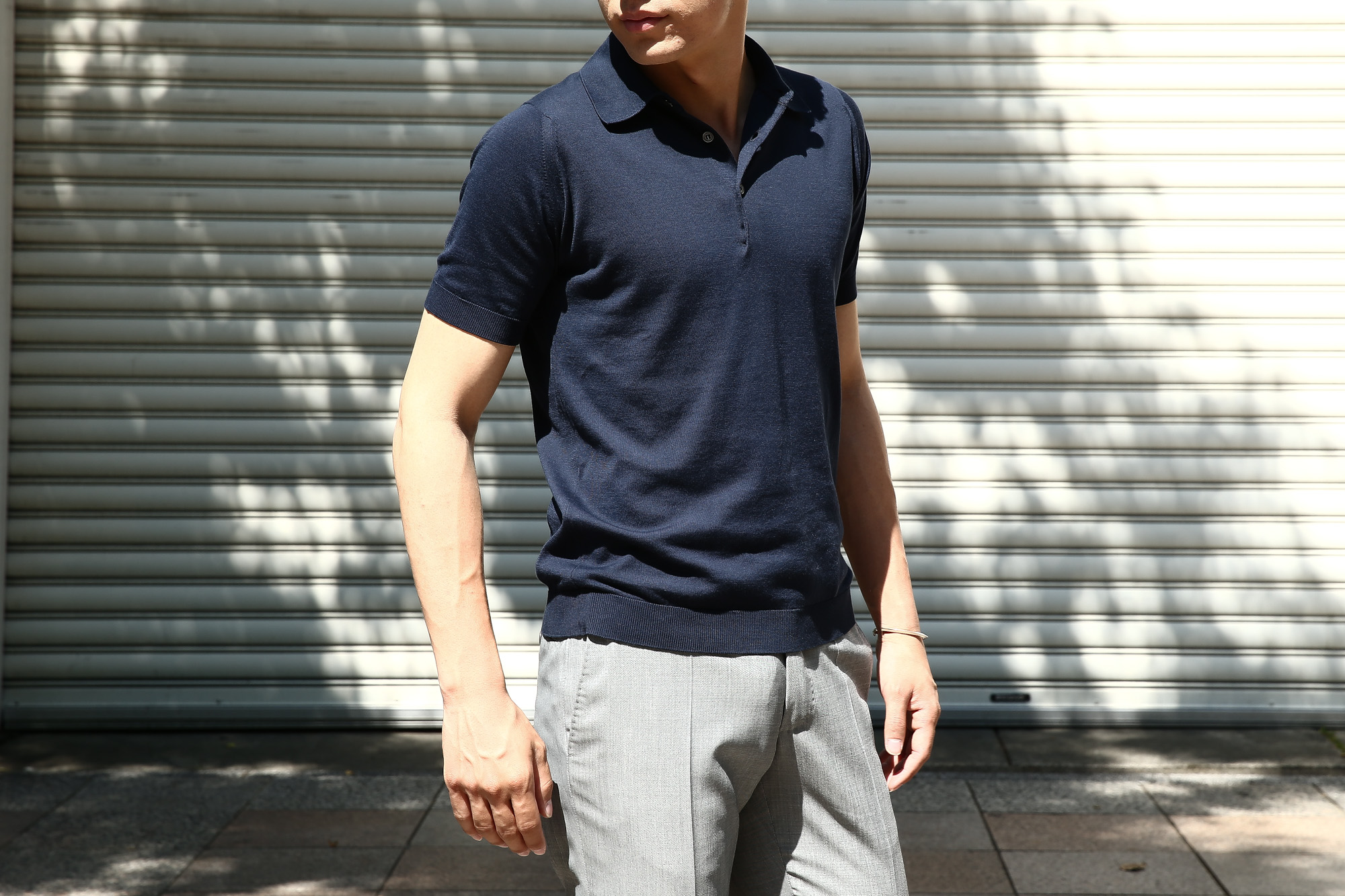 JOHN SMEDLEY (ジョンスメドレー) S3798 Polo Shirt SEA ISLAND COTTON (シーアイランドコットン) ポロシャツ NAVY (ネイビー)  Made in England (イギリス製) 2017 春夏新作 のコーディネートスタイル。愛知 名古屋 Alto e Diritto アルト エ デリット johnsmedley poloshirts ポロシャツ シーアイランド ジョンスメ スメドレー