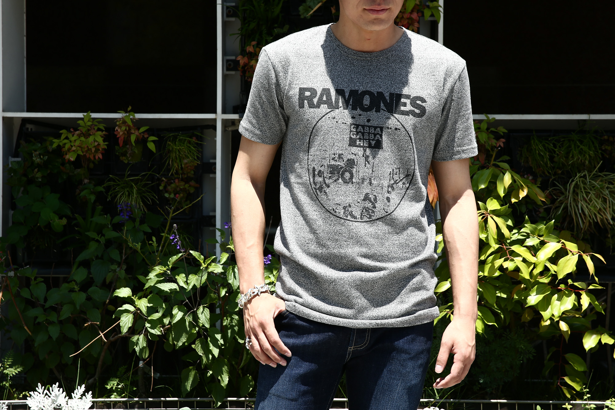 【Worn By / ウォーンバイ】 GABBA GABBA HEY RAMONES ガバガバヘイ ラモーンズ 復刻オフィシャルライセンスTシャツ ロックTシャツ バンドTシャツ FLINT GREY (フリントグレー) 2017 春夏新作 のコーディネート。愛知 名古屋 Alto e Diritto アルト エ デリット wornby ウォーンバイ bandtee rocktee パンクバンド leave home pinhead ボーカルジョーイ