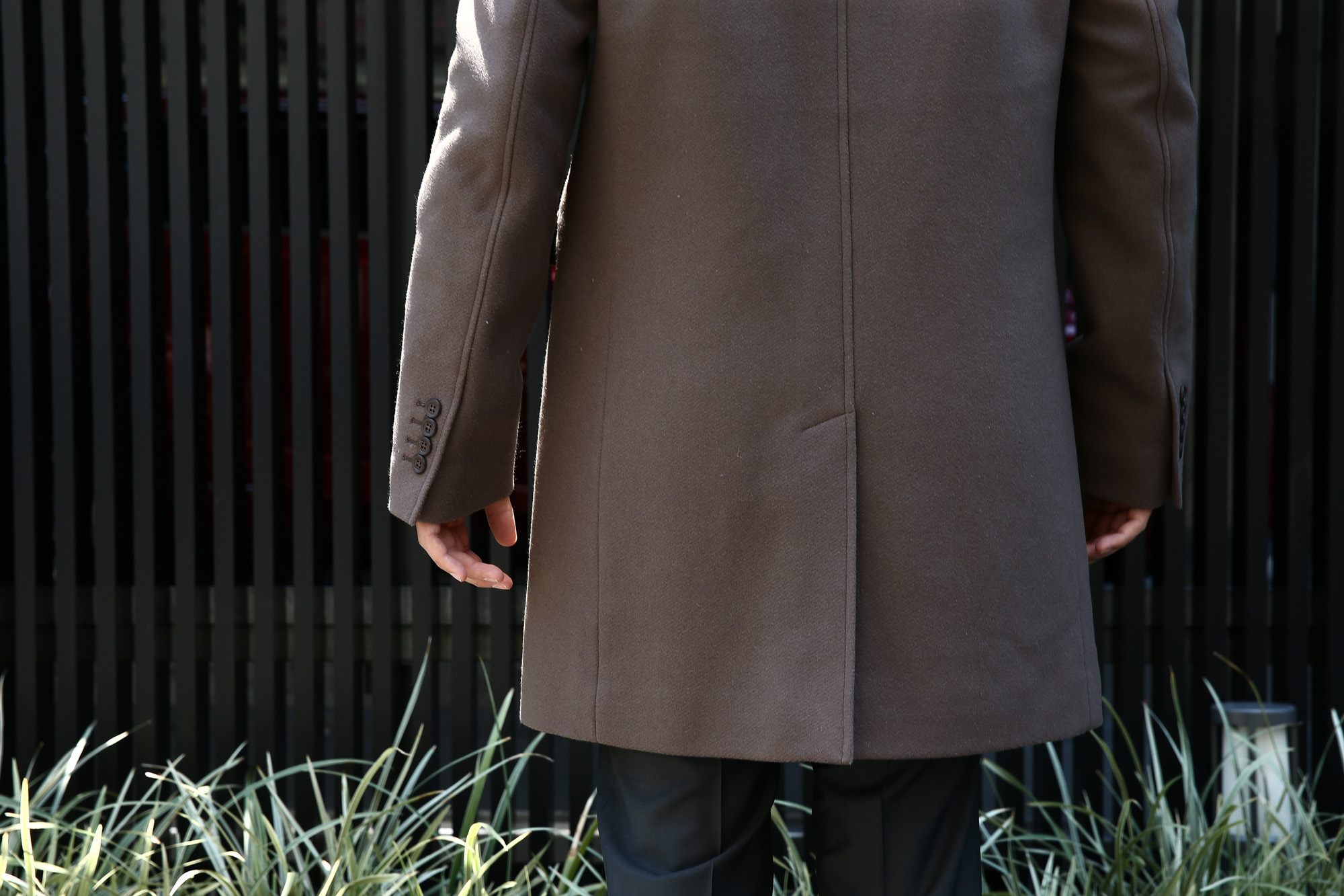 HERNO(ヘルノ) CA0045U Chester coat チェスターコート LANA DIAGONALE NYLON ULTRALIGHT 中綿入り ウールチェスターコート LIGHT BROWN (ライトブラウン・2700) Made in italy (イタリア製) 2017 秋冬 のコーディネートスタイル。愛知 名古屋 Alto e Diritto アルト エ デリット herno ヘルノ ダウンコート ビジネススタイル