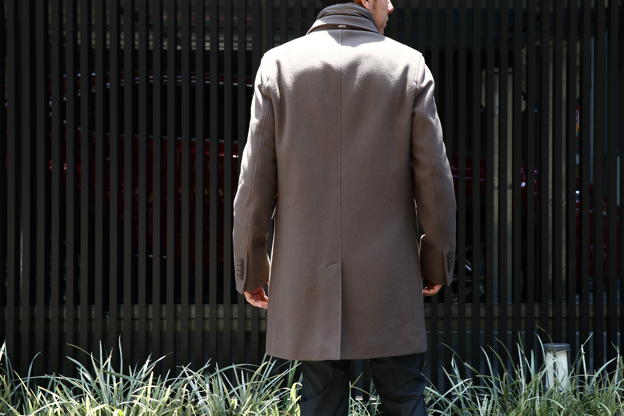 HERNO(ヘルノ) CA0045U Chester coat チェスターコート LANA DIAGONALE NYLON ULTRALIGHT 中綿入り ウールチェスターコート LIGHT BROWN (ライトブラウン・2700) Made in italy (イタリア製) 2017 秋冬 のコーディネートスタイル。愛知 名古屋 Alto e Diritto アルト エ デリット herno ヘルノ ダウンコート ビジネススタイル