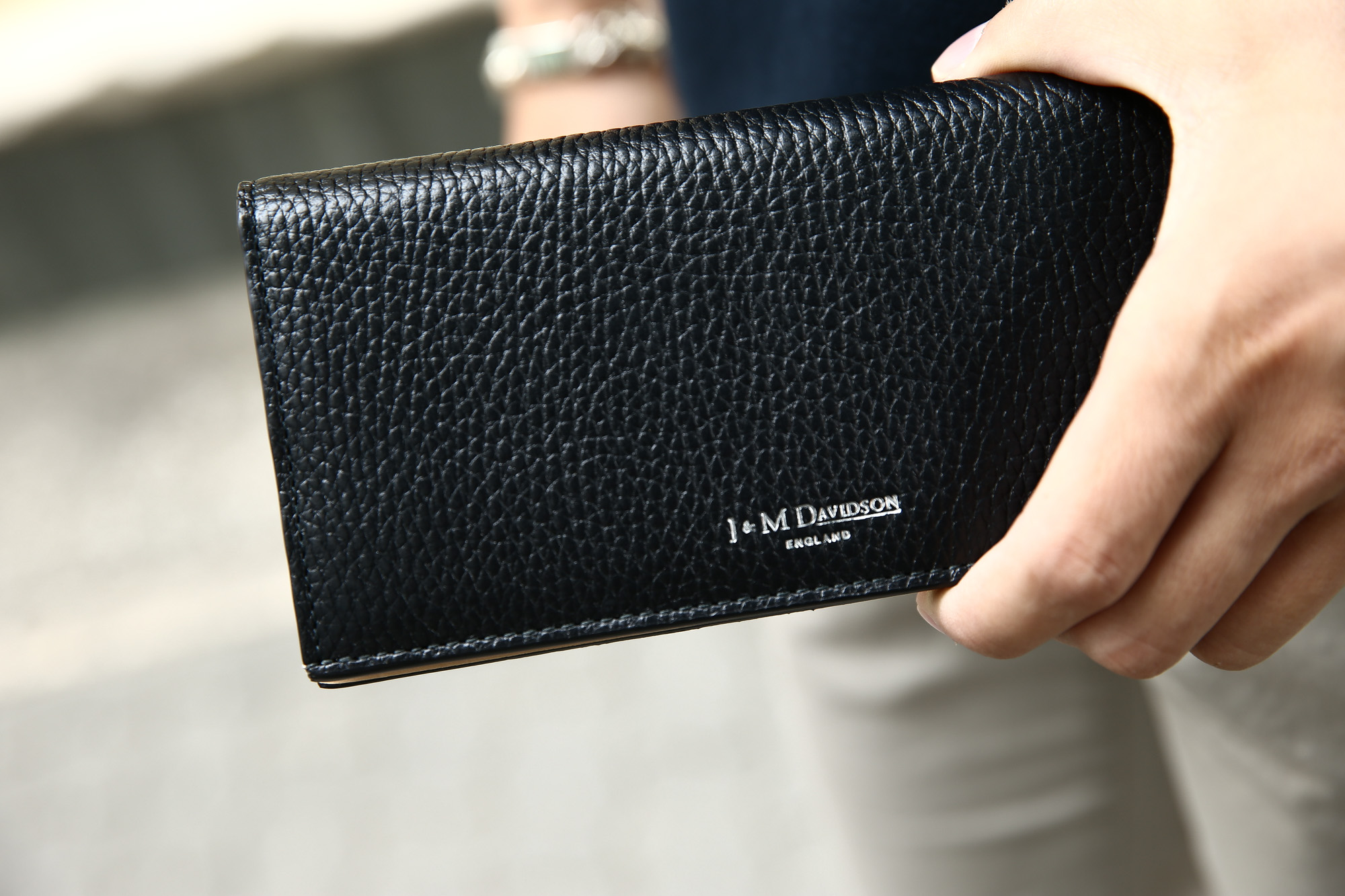 【J&M DAVIDSON / ジェイアンドエムデヴィッドソン】 STUDS WALLET(スタッズ ウォレット) 10081N GRAIN LEATHER(グレインレザー) 長財布 ウォレット BLACK (ブラック・999) MADE IN SPAIN (スペイン製) 2017 春夏新作 のコーディネートスタイル JMDAVIDSON ジェイエムデヴィッドソン 財布 JETSET 愛知 名古屋 Alto e Diritto アルト エ デリット