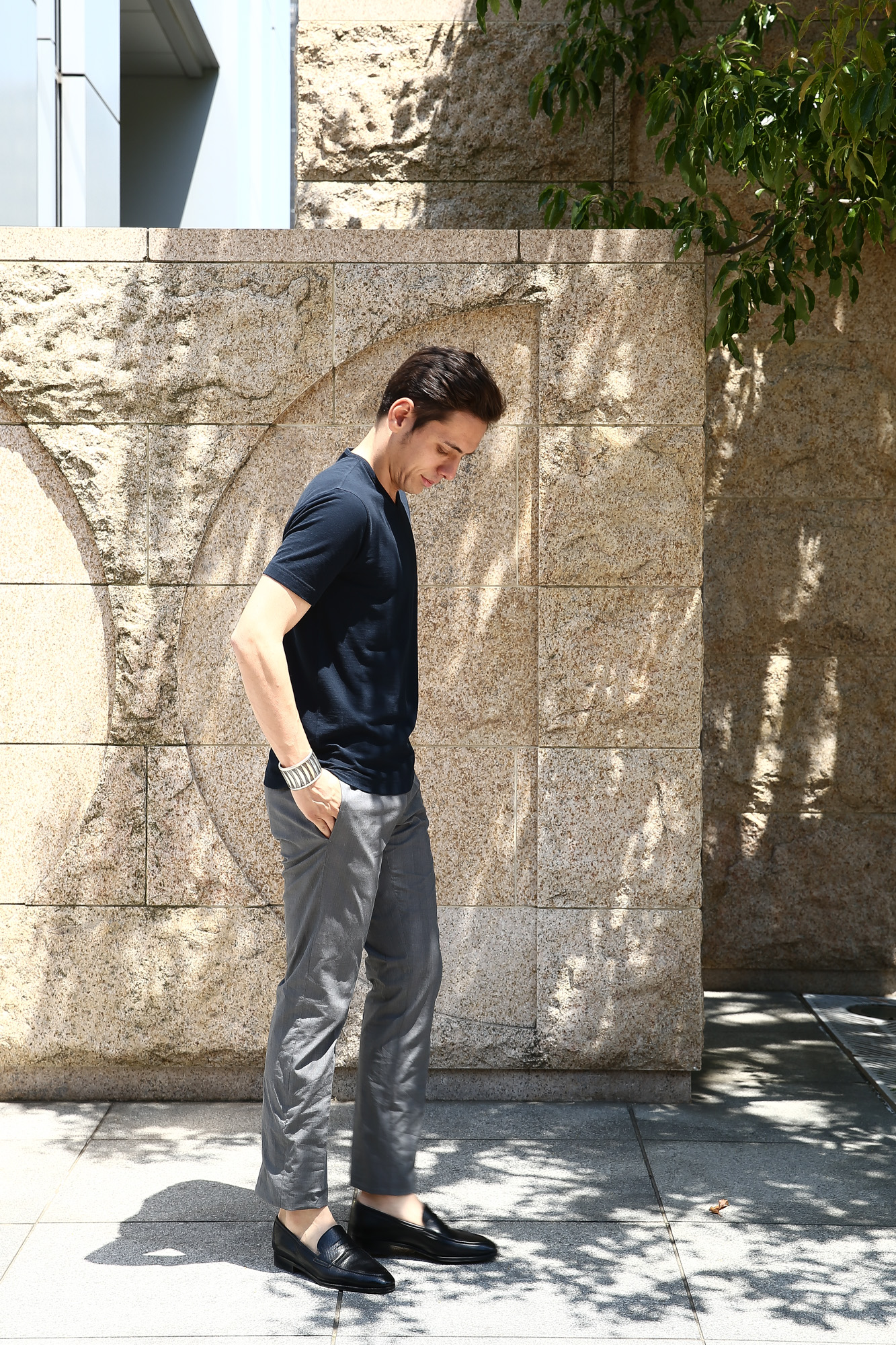 ZANONE (ザノーネ) V-neck T-shirt ice cotton アイスコットン 810237 Z0380 VネックTシャツ NAVY(ネイビー・Z0542) MADE IN ITALY(イタリア製) 2017 春夏新作 のコーディネートスタイル。愛知 名古屋 Alto e Diritto アルト エ デリット zanone ザノーネ アイスコットン