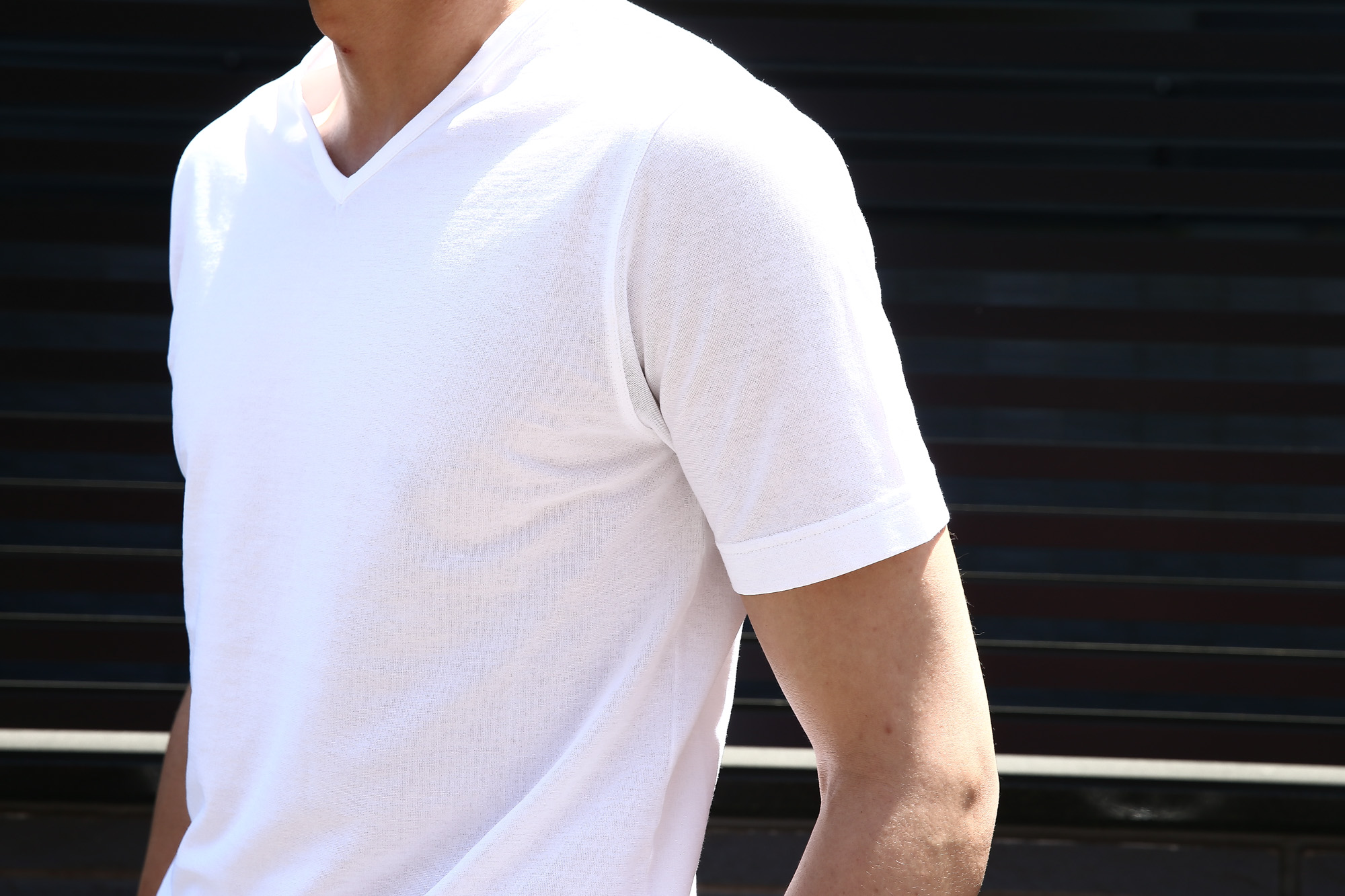 ZANONE (ザノーネ) V-neck T-shirt ice cotton アイスコットン 810237 Z0380 VネックTシャツ WHITE (ホワイト・Z0001)  MADE IN ITALY(イタリア製) 2017 春夏新作 のコーディネートスタイル。愛知 名古屋 Alto e Diritto アルト エ デリット zanone ザノーネ アイスコットン