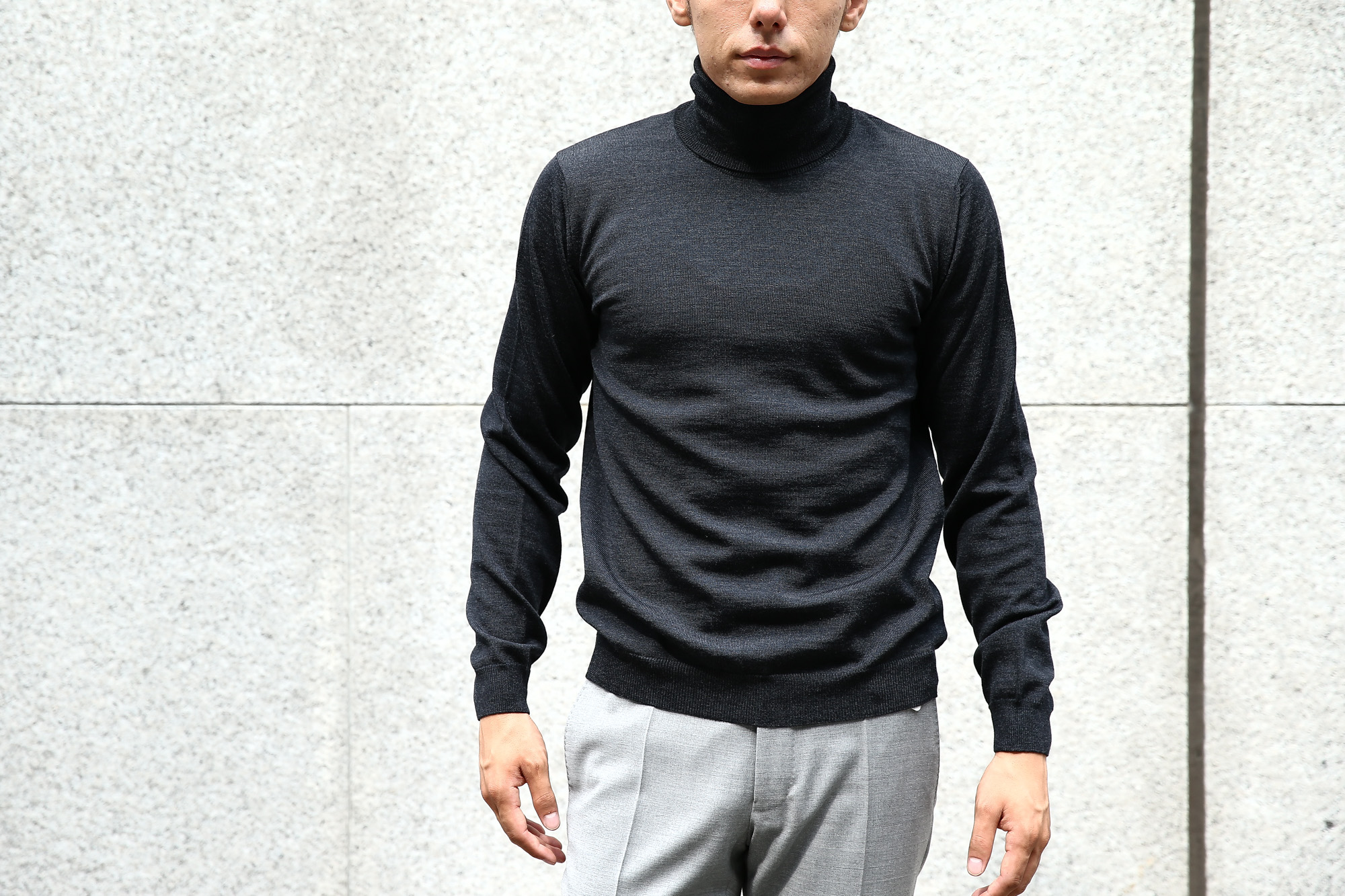 【ZANONE / ザノーネ】 Turtle Neck Sweater タートルネックセーター VIRGIN WOOL 100% ヴァージンウール100% ハイゲージウールニットセーター CHARCOAL (チャコール・Z0006) made in italy (イタリア製) 2017 秋冬新作 zanone ザノーネ タートルネック 愛知 名古屋 Alto e Diritto アルト エ デリット タートル