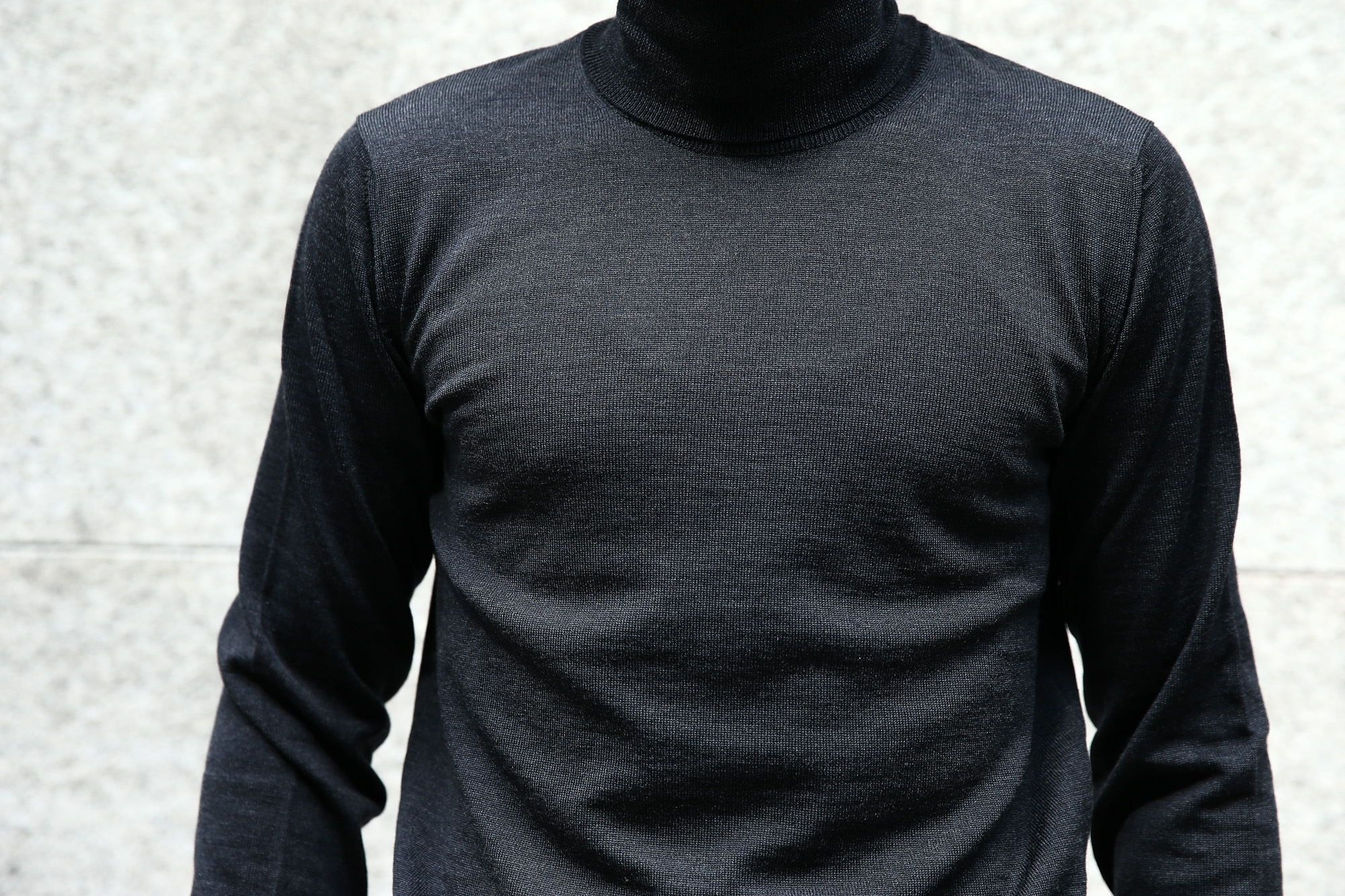 【ZANONE / ザノーネ】 Turtle Neck Sweater タートルネックセーター VIRGIN WOOL 100% ヴァージンウール100% ハイゲージウールニットセーター CHARCOAL (チャコール・Z0006) made in italy (イタリア製) 2017 秋冬新作 zanone ザノーネ タートルネック 愛知 名古屋 Alto e Diritto アルト エ デリット タートル