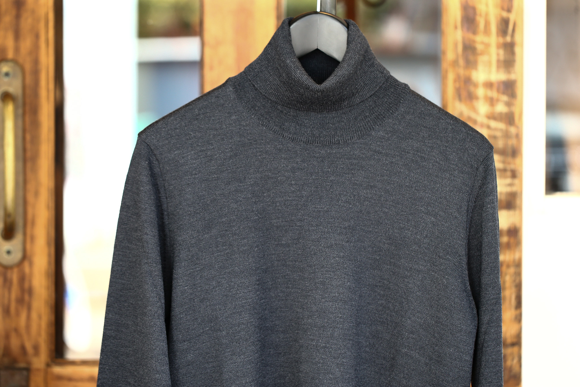 ZANONE (ザノーネ) Turtle Neck Sweater タートルネックセーター VIRGIN WOOL 100% ヴァージンウール100% ハイゲージウールニットセーター CHARCOAL (チャコール・Z0006) made in italy (イタリア製) 2017 秋冬新作 zanone ザノーネ タートルネック 愛知 名古屋 Alto e Diritto アルト エ デリット タートル