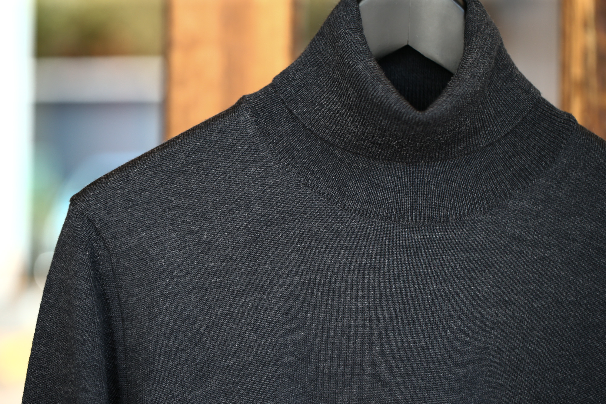 ZANONE (ザノーネ) Turtle Neck Sweater タートルネックセーター VIRGIN WOOL 100% ヴァージンウール100% ハイゲージウールニットセーター CHARCOAL (チャコール・Z0006) made in italy (イタリア製) 2017 秋冬新作 zanone ザノーネ タートルネック 愛知 名古屋 Alto e Diritto アルト エ デリット タートル