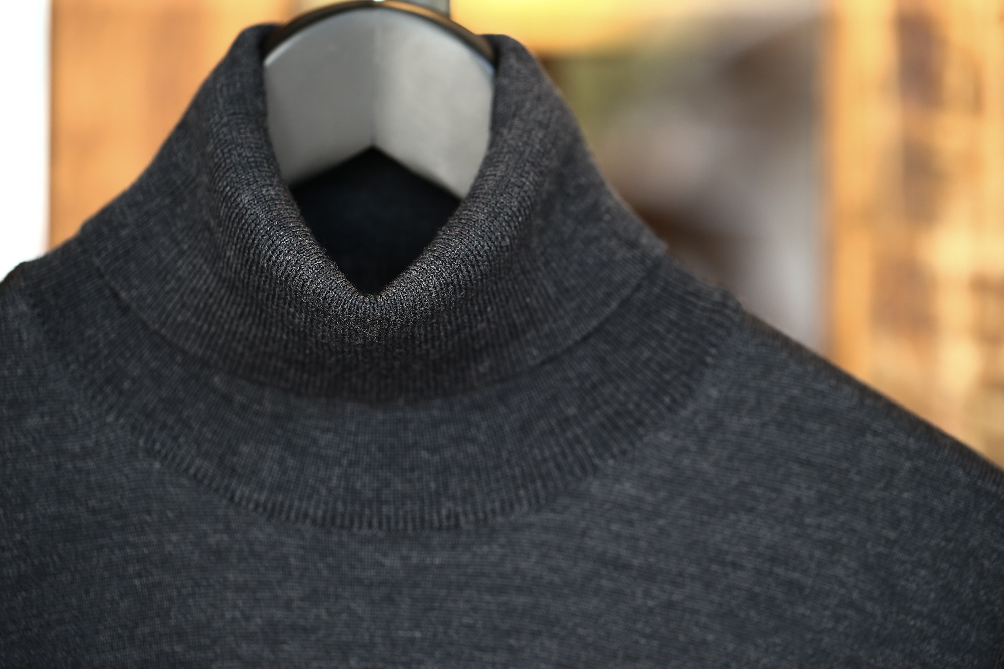 ZANONE (ザノーネ) Turtle Neck Sweater タートルネックセーター VIRGIN WOOL 100% ヴァージンウール100% ハイゲージウールニットセーター CHARCOAL (チャコール・Z0006) made in italy (イタリア製) 2017 秋冬新作 zanone ザノーネ タートルネック 愛知 名古屋 Alto e Diritto アルト エ デリット タートル