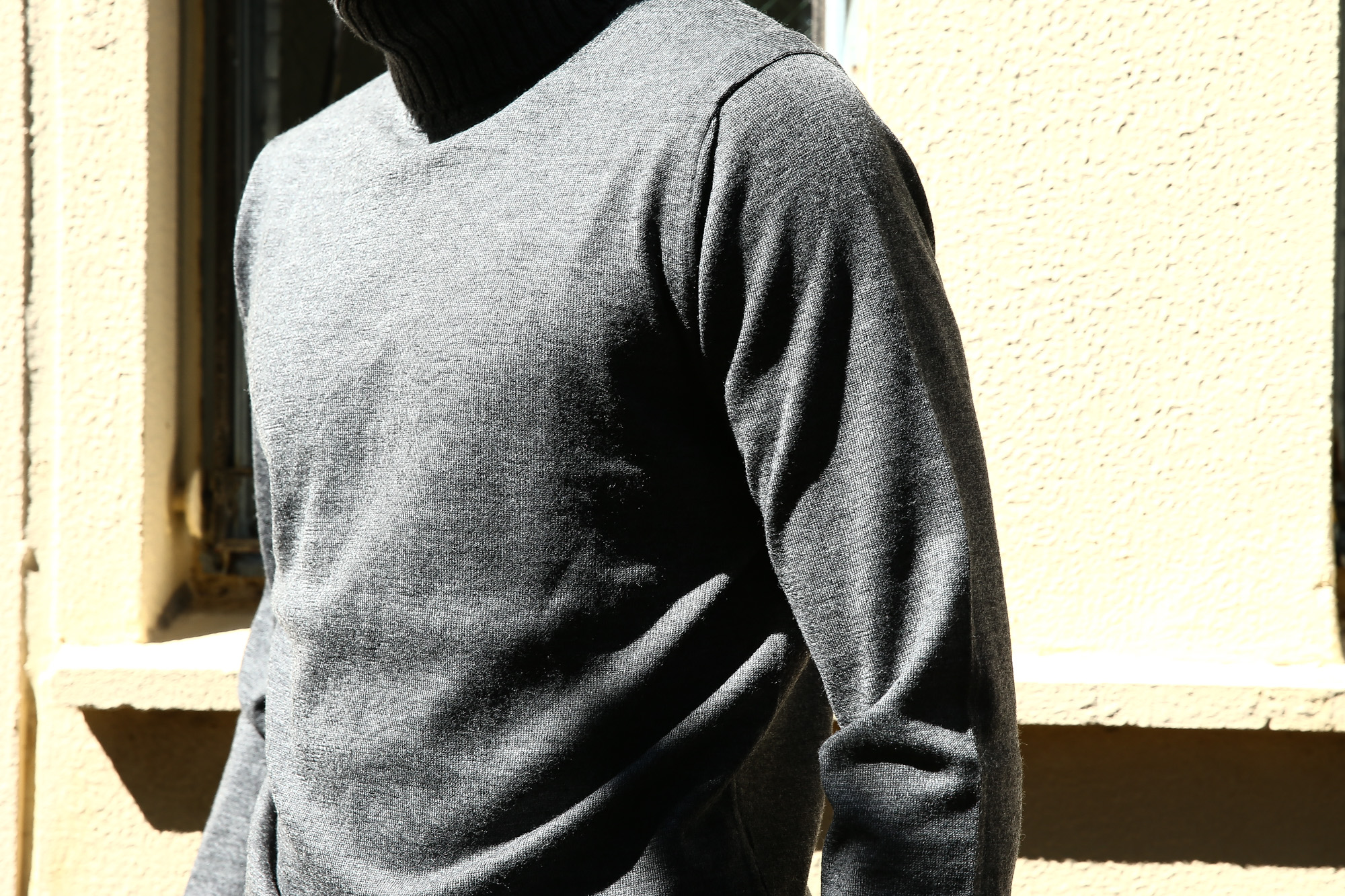 【Cruciani / クルチアーニ】 Turtle Neck Sweater (タートルネックセーター) WOOL 100% 27ゲージ＆9ゲージ ハイゲージウールニット セーター GRAY (グレー・1095) made in italy (イタリア製) 2017 秋冬新作 cruciani クルチアーニ 愛知 名古屋 タートルネック