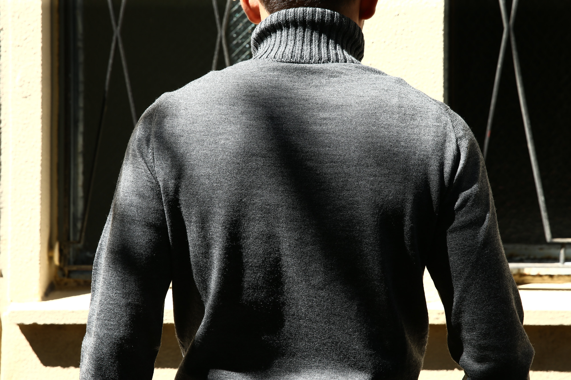 【Cruciani / クルチアーニ】 Turtle Neck Sweater (タートルネックセーター) WOOL 100% 27ゲージ＆9ゲージ ハイゲージウールニット セーター GRAY (グレー・1095) made in italy (イタリア製) 2017 秋冬新作 cruciani クルチアーニ 愛知 名古屋 タートルネック