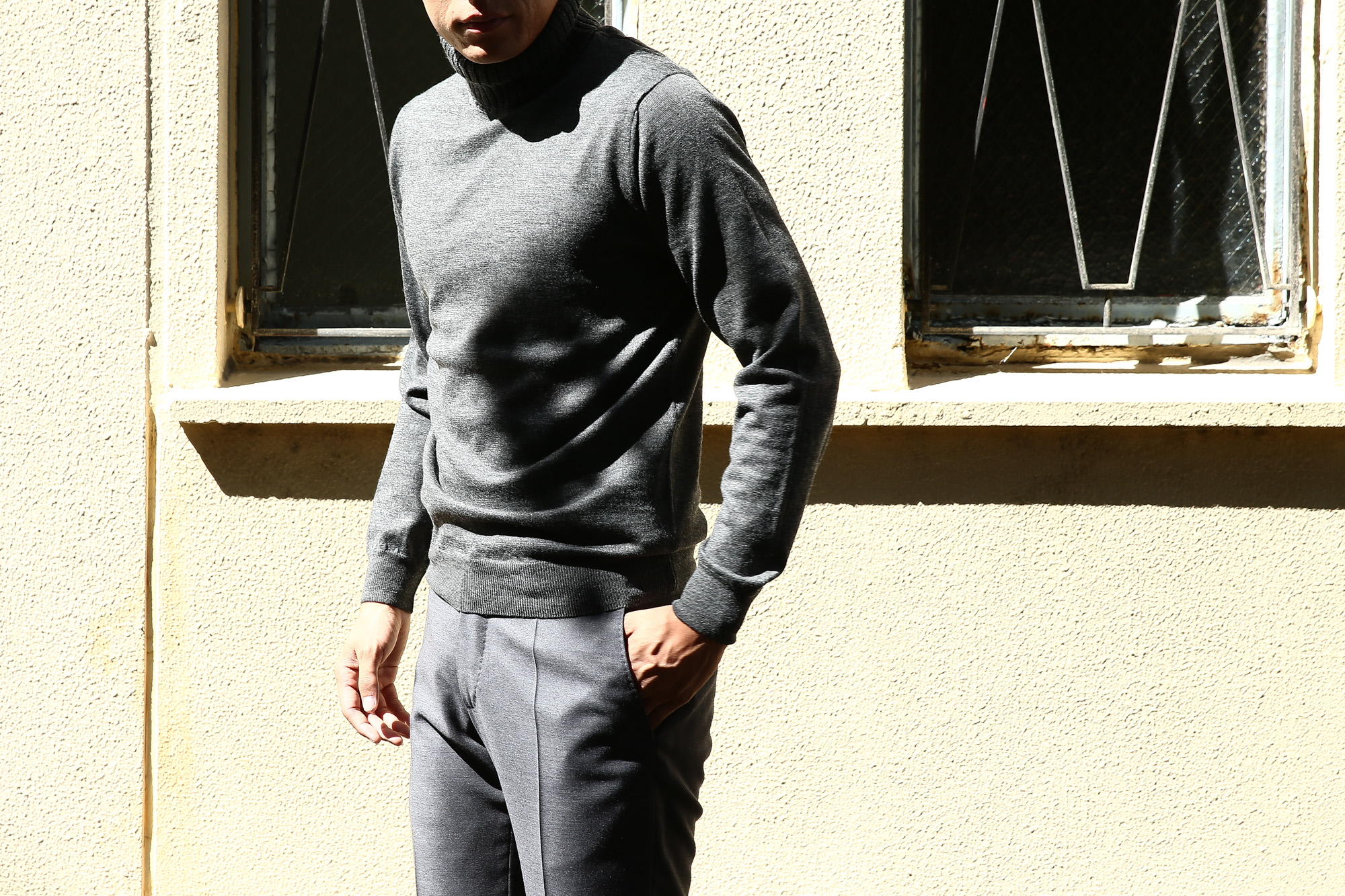 【Cruciani / クルチアーニ】 Turtle Neck Sweater (タートルネックセーター) WOOL 100% 27ゲージ＆9ゲージ ハイゲージウールニット セーター GRAY (グレー・1095) made in italy (イタリア製) 2017 秋冬新作 cruciani クルチアーニ 愛知 名古屋 タートルネック