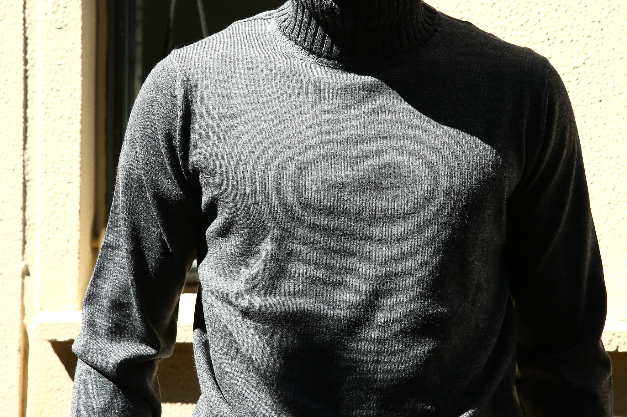 【Cruciani / クルチアーニ】 Turtle Neck Sweater (タートルネックセーター) WOOL 100% 27ゲージ＆9ゲージ ハイゲージウールニット セーター GRAY (グレー・1095) made in italy (イタリア製) 2017 秋冬新作 cruciani クルチアーニ 愛知 名古屋 タートルネック