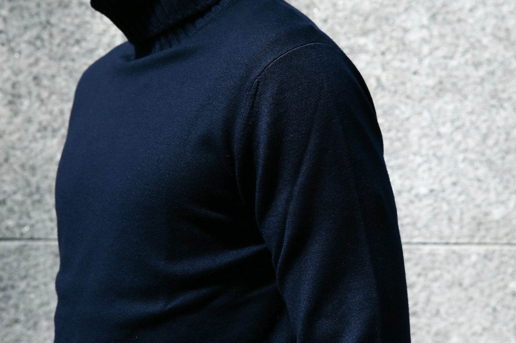 【Cruciani / クルチアーニ】 Turtle Neck Sweater (タートルネックセーター) WOOL 100% 27ゲージ＆9ゲージ ハイゲージウールニット セーター NAVY (ネイビー・8800) made in italy (イタリア製) 2017 秋冬新作 cruciani クルチアーニ 愛知 名古屋 タートルネック