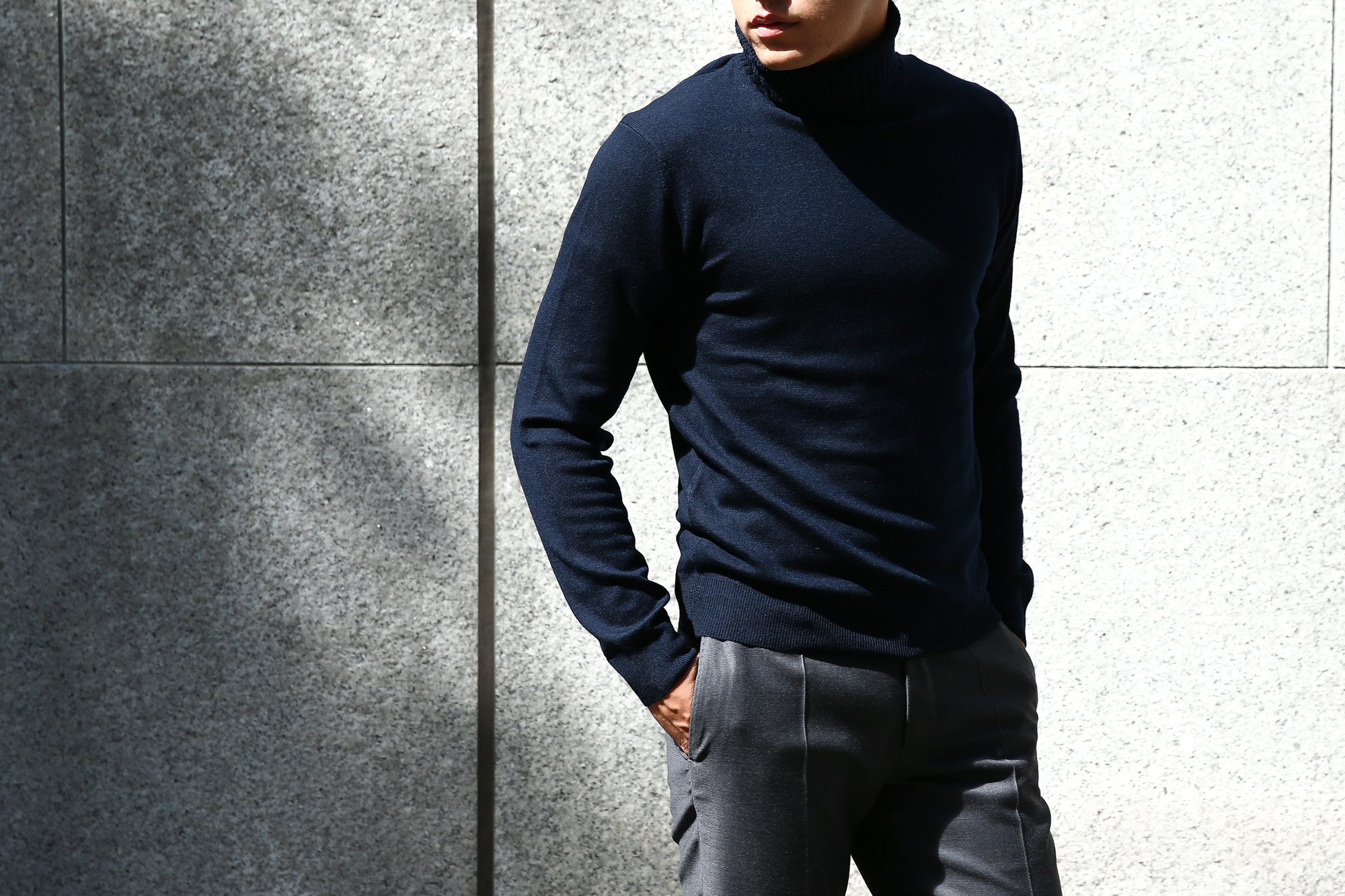 【Cruciani / クルチアーニ】 Turtle Neck Sweater (タートルネックセーター) WOOL 100% 27ゲージ＆9ゲージ ハイゲージウールニット セーター NAVY (ネイビー・8800) made in italy (イタリア製) 2017 秋冬新作 cruciani クルチアーニ 愛知 名古屋 タートルネック