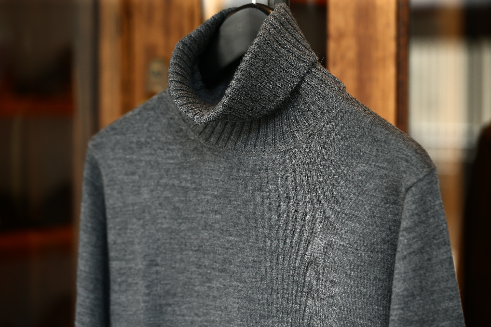 Cruciani (クルチアーニ) Turtle Neck Sweater (タートルネックセーター) WOOL 100% 27ゲージ＆9ゲージ ハイゲージウールニット セーター GRAY (グレー・1095) made in italy (イタリア製) 2017 秋冬新作 cruciani クルチアーニ 愛知 名古屋 タートルネック