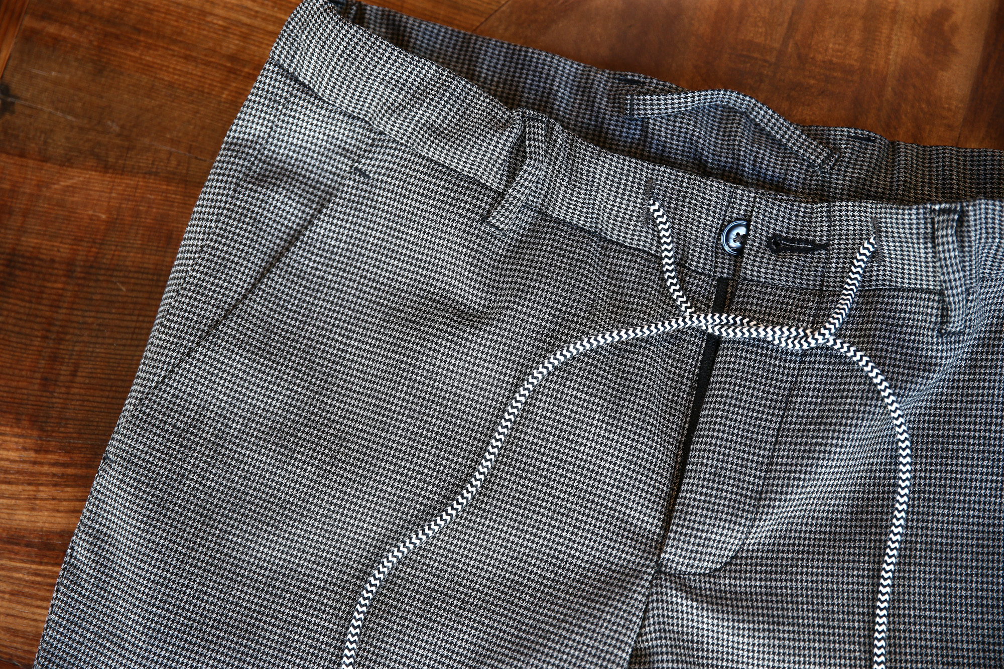 VIGANO (ヴィガーノ) RELAX SLACKS (リラックス スラックス) ウォッシャブルウール ハウンドトゥース テーパード イージーパンツ スラックス MEDIUM GRAY (ミディアムグレー・951) 2017 秋冬新作 vigano 愛知 名古屋 Alto e Diritto アルト エ デリット