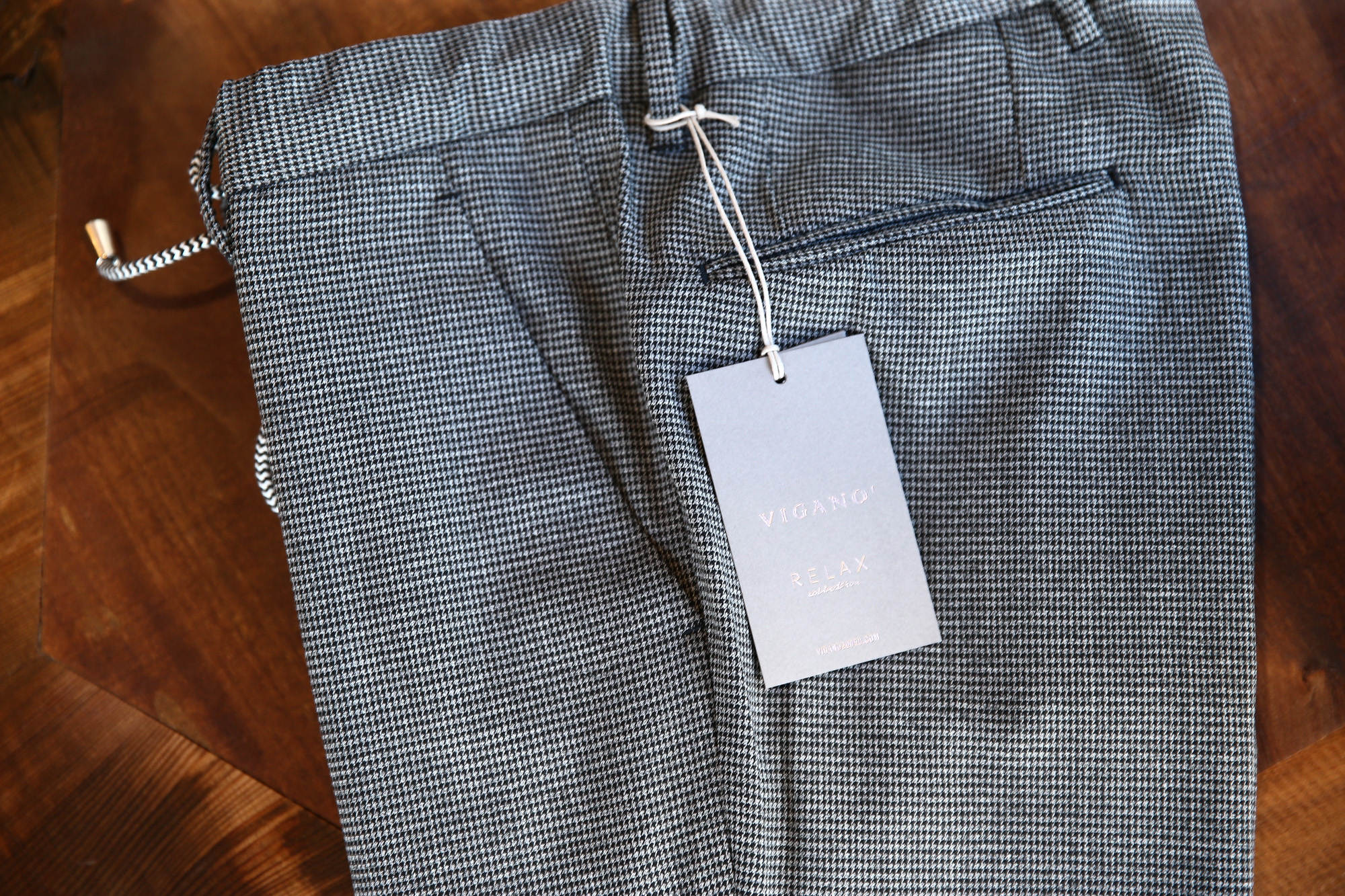 VIGANO (ヴィガーノ) RELAX SLACKS (リラックス スラックス) ウォッシャブルウール ハウンドトゥース テーパード イージーパンツ スラックス MEDIUM GRAY (ミディアムグレー・951) 2017 秋冬新作 vigano 愛知 名古屋 Alto e Diritto アルト エ デリット