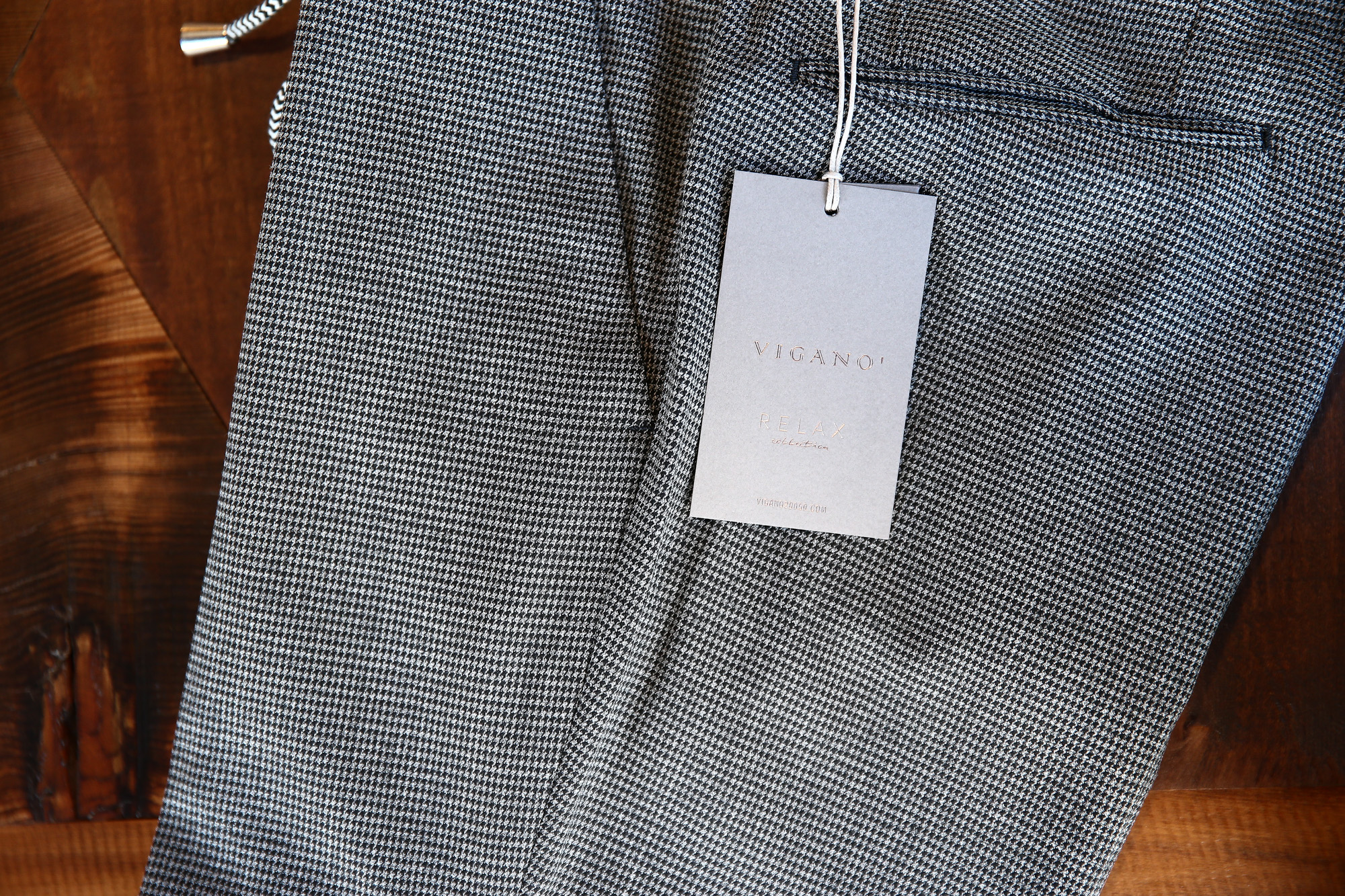 VIGANO (ヴィガーノ) RELAX SLACKS (リラックス スラックス) ウォッシャブルウール ハウンドトゥース テーパード イージーパンツ スラックス MEDIUM GRAY (ミディアムグレー・951) 2017 秋冬新作 vigano 愛知 名古屋 Alto e Diritto アルト エ デリット