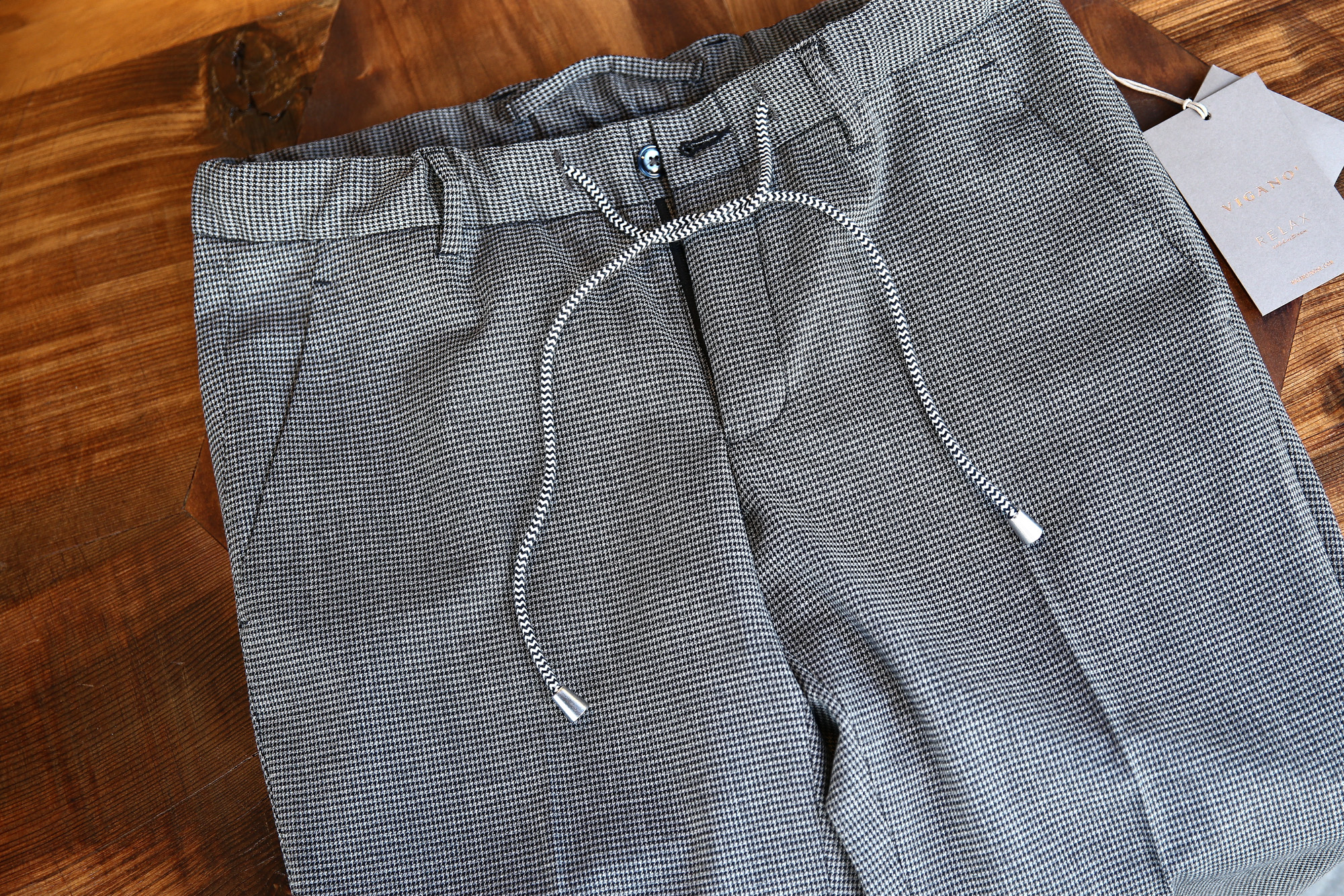 VIGANO (ヴィガーノ) RELAX SLACKS (リラックス スラックス) ウォッシャブルウール ハウンドトゥース テーパード イージーパンツ スラックス MEDIUM GRAY (ミディアムグレー・951) 2017 秋冬新作 vigano 愛知 名古屋 Alto e Diritto アルト エ デリット