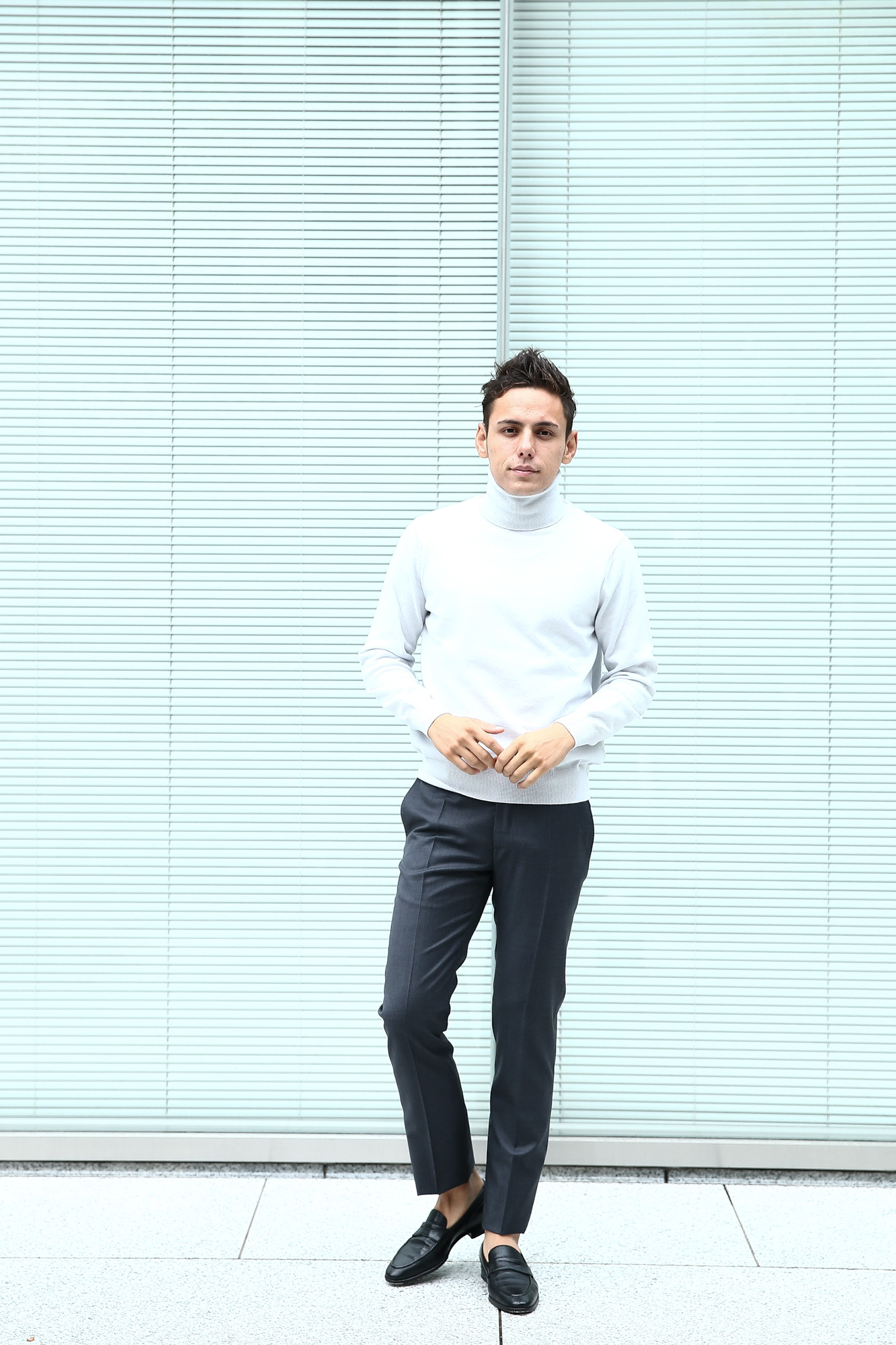 Cruciani (クルチアーニ) Cashmere Turtle Neck Sweater (カシミヤ