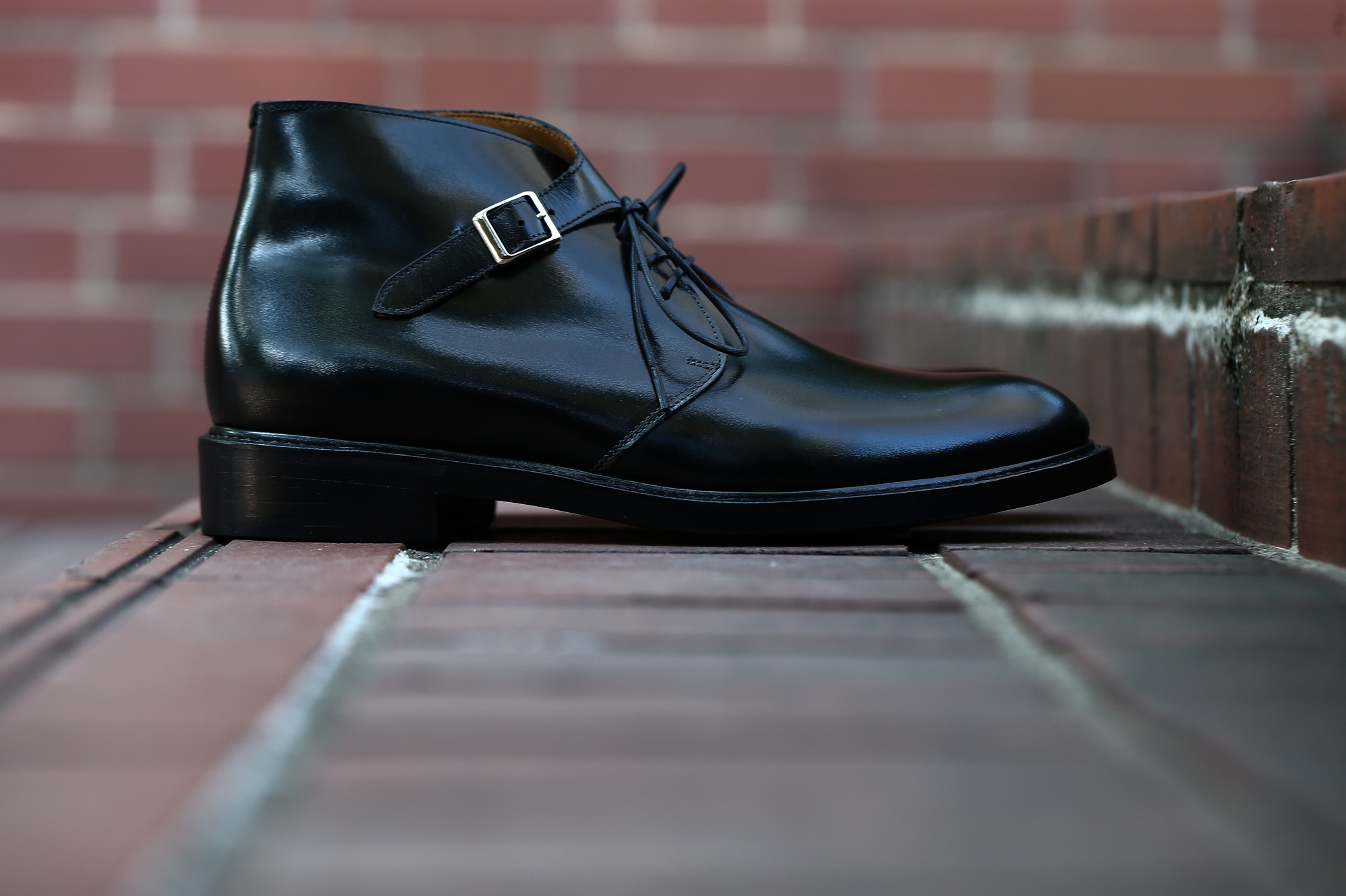 Cuervo (クエルボ) 【Derringer /// デリンジャー】 Annonay Vocalou Calf Leather アノネイ社 ボカルーカーフレザー Double Leather Sole Chukka Boots チャッカブーツ  BLACK(ブラック) MADE IN JAPAN(日本製) 2017 秋冬新作 Annonay Vocalou Calf Leather Goodyear Welt Process Leather Sole  BLACK MADE IN JAPAN 愛知 名古屋 Alto e Diritto アルト エ デリット クエルボ cuervo ブーツ ブライドルレザー 牛革 ブライドル ブーツ　コラボレート ヒロシツボウチ 坪内浩 エンツォボナフェ ボナフェ ベネチアンクリーム JOHN LOBB ジョンロブ CHURCH’S チャーチ JOSEPH CHEANEY ジョセフチーニー CORTHAY コルテ ALFRED SARGENT アルフレッドサージェント CROCKETT&JONES クロケットジョーンズ F.LLI GIACOMETTI フラテッリジャコメッティ ENZO BONAFE エンツォボナフェ BETTANIN&VENTURI ベッタニンヴェントゥーリ JALAN SRIWIJAYA ジャランスリウァヤ J.W.WESTON ジェイエムウエストン SANTONI サントーニ SERGIO ROSSI セルジオロッシ CARMINA カルミナ