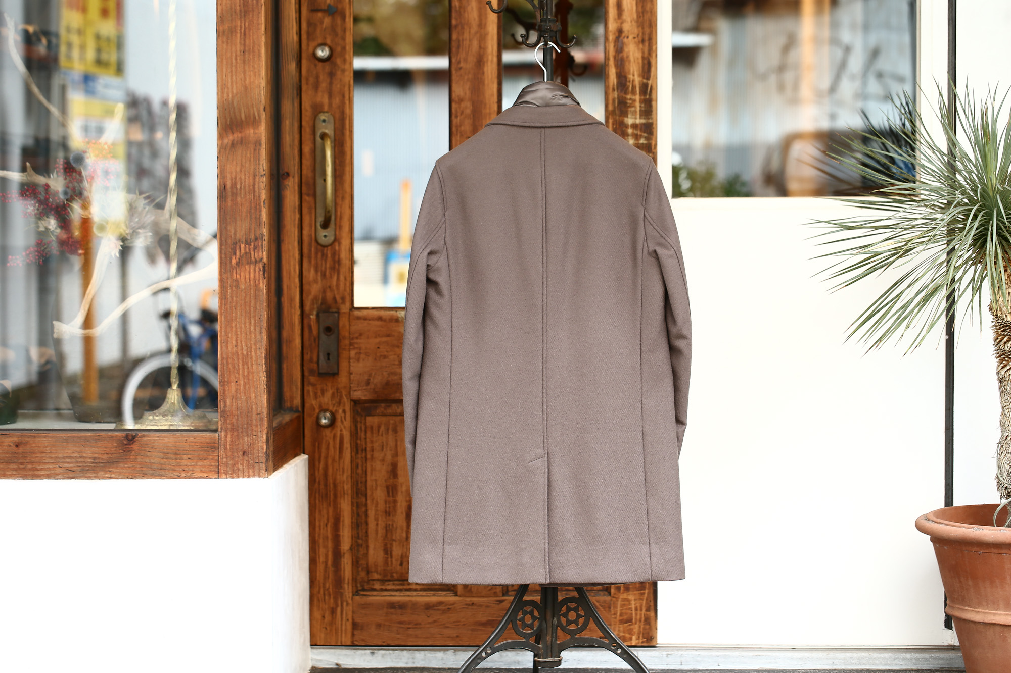 HERNO(ヘルノ) CA0045U Chester coat チェスターコート LANA DIAGONALE NYLON ULTRALIGHT 中綿入り ウールチェスターコート LIGHT BROWN (ライトブラウン・2700) Made in italy (イタリア製) 2017 秋冬新作 愛知 名古屋 Alto e Diritto アルト エ デリット herno ヘルノ ダウンコート ビジネススタイル