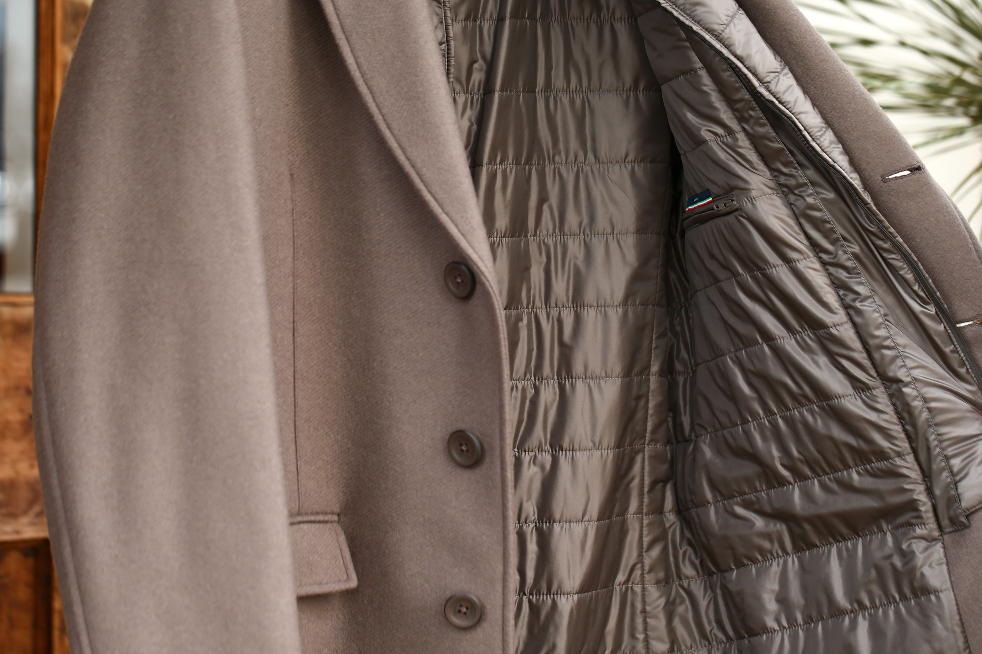 HERNO(ヘルノ) CA0045U Chester coat チェスターコート LANA DIAGONALE NYLON ULTRALIGHT 中綿入り ウールチェスターコート LIGHT BROWN (ライトブラウン・2700) Made in italy (イタリア製) 2017 秋冬新作 愛知 名古屋 Alto e Diritto アルト エ デリット herno ヘルノ ダウンコート ビジネススタイル